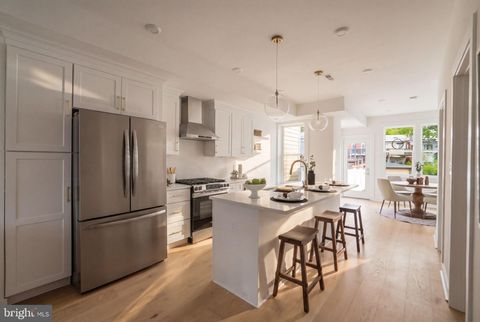 220 V STREET NE WASHINGTON DC 20002
