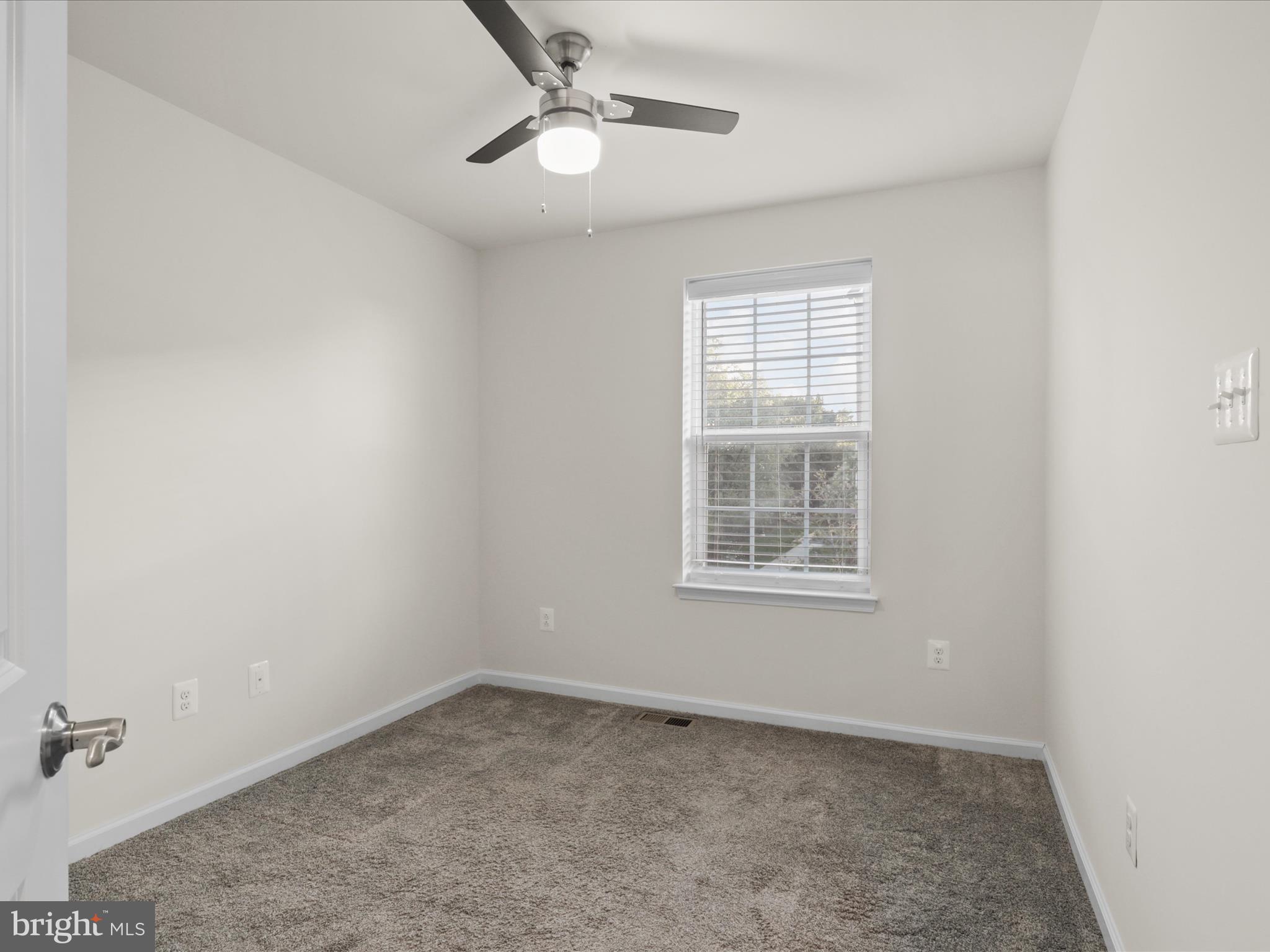 METRO POINTE - Residential