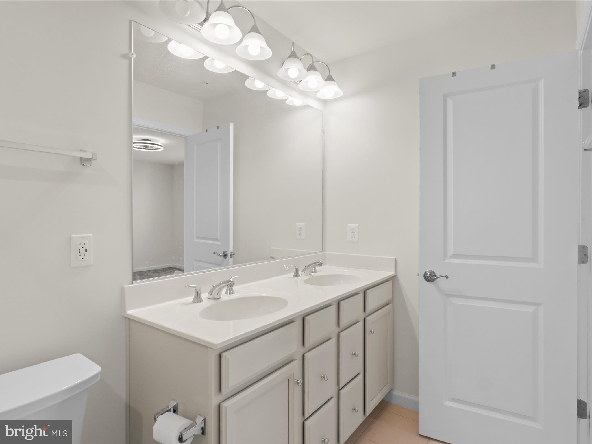 METRO POINTE - Residential