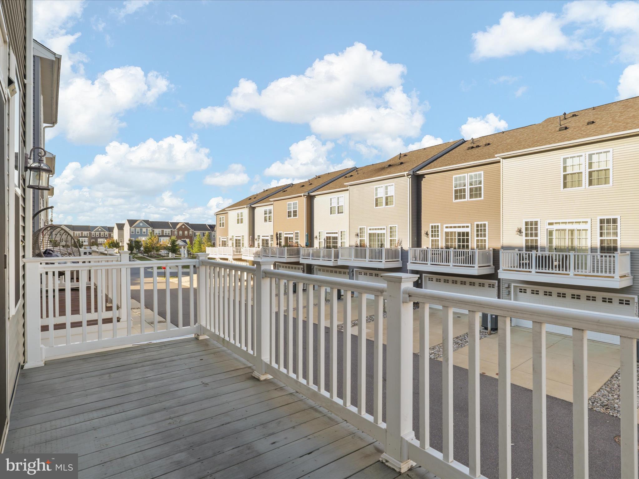 METRO POINTE - Residential