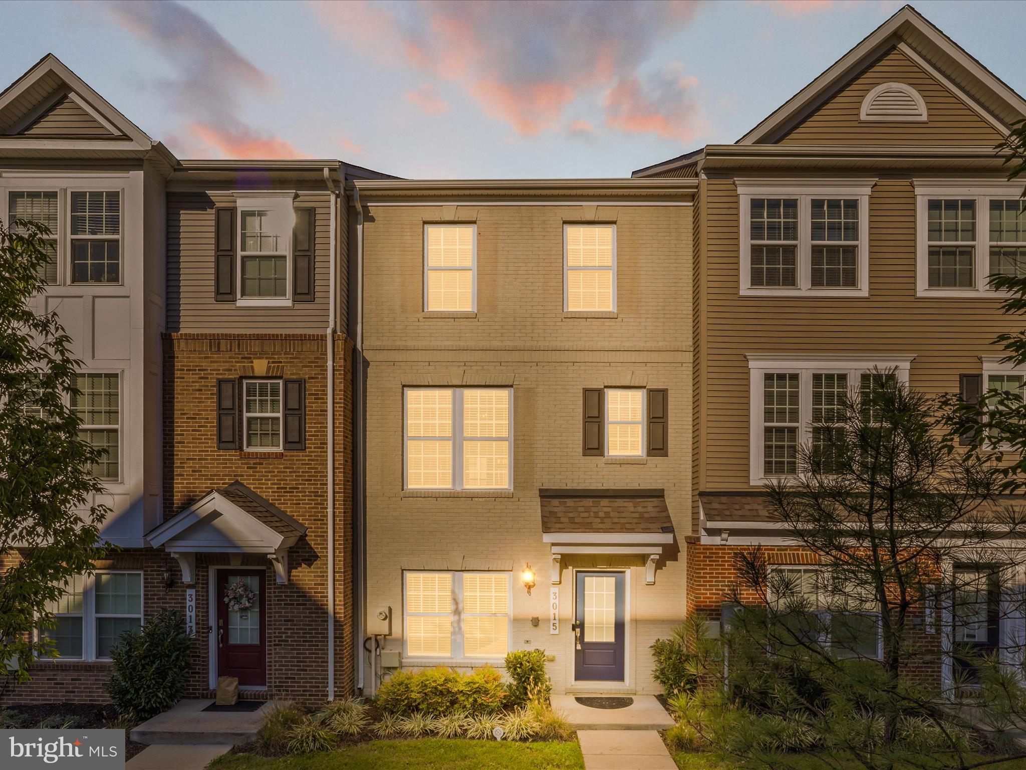 METRO POINTE - Residential