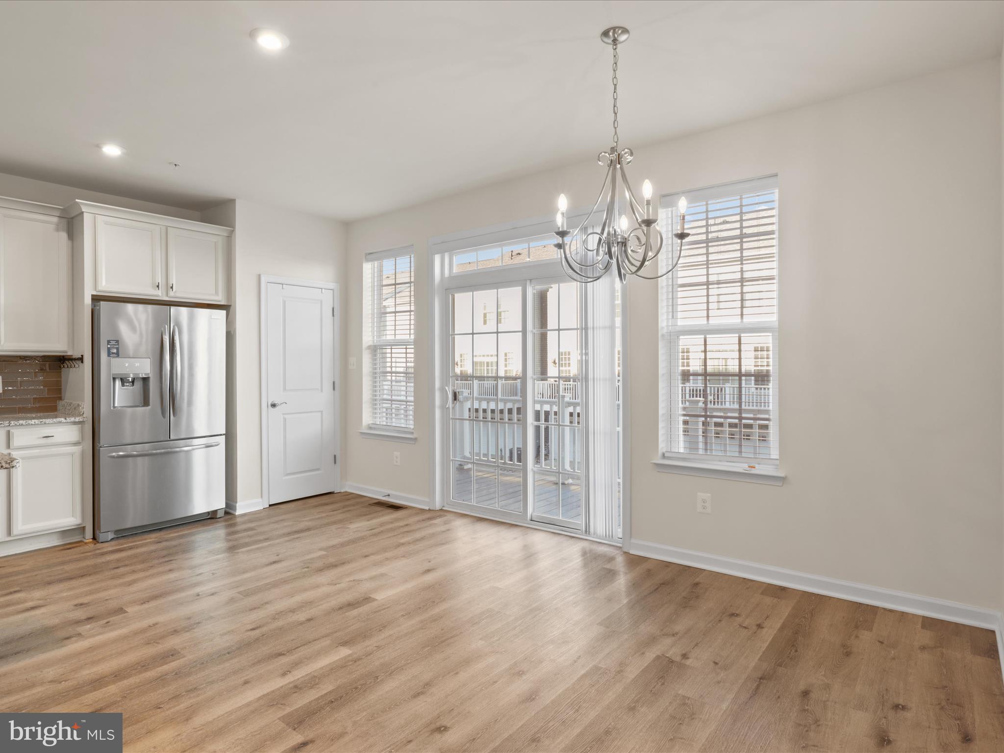 METRO POINTE - Residential