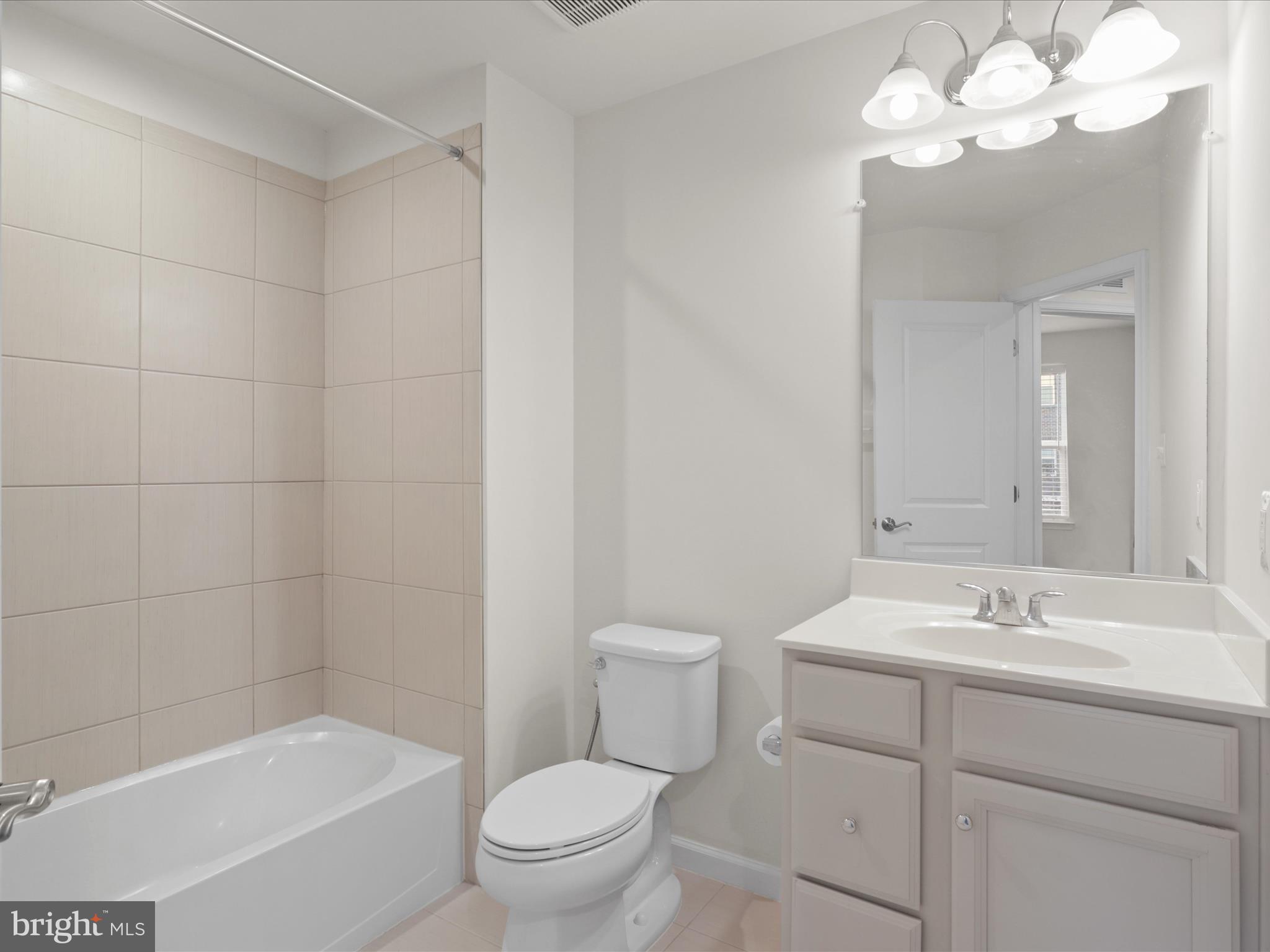 METRO POINTE - Residential