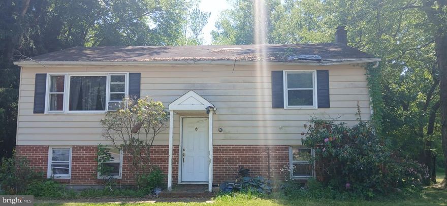 Welcome to 8 Barksdale Court, in a prime location offering a convenient commute to Maryland, Pennsylvania, and Delaware. Please note that the property is being sold in "as-is" condition, but with a little TLC, you can find your peace and solace here. It has been priced competitively for a quick sale. Properties in this area at this price point typically do not stay long.