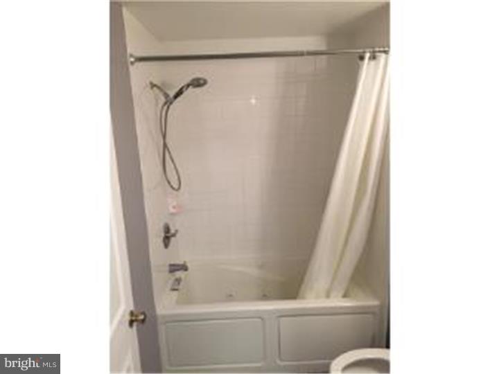PORT RICHMOND - Residential Lease