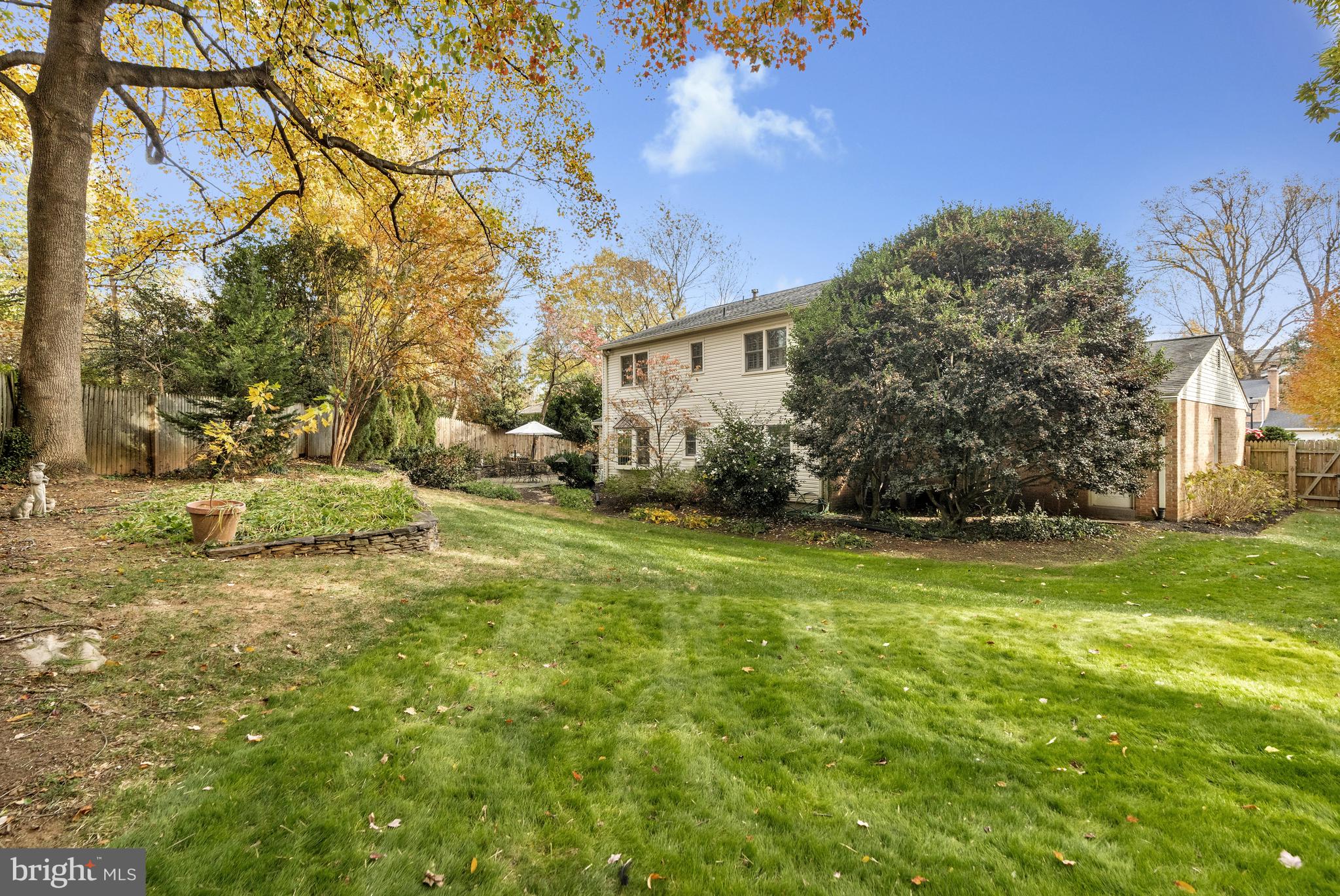 MC LEAN HAMLET - Residential