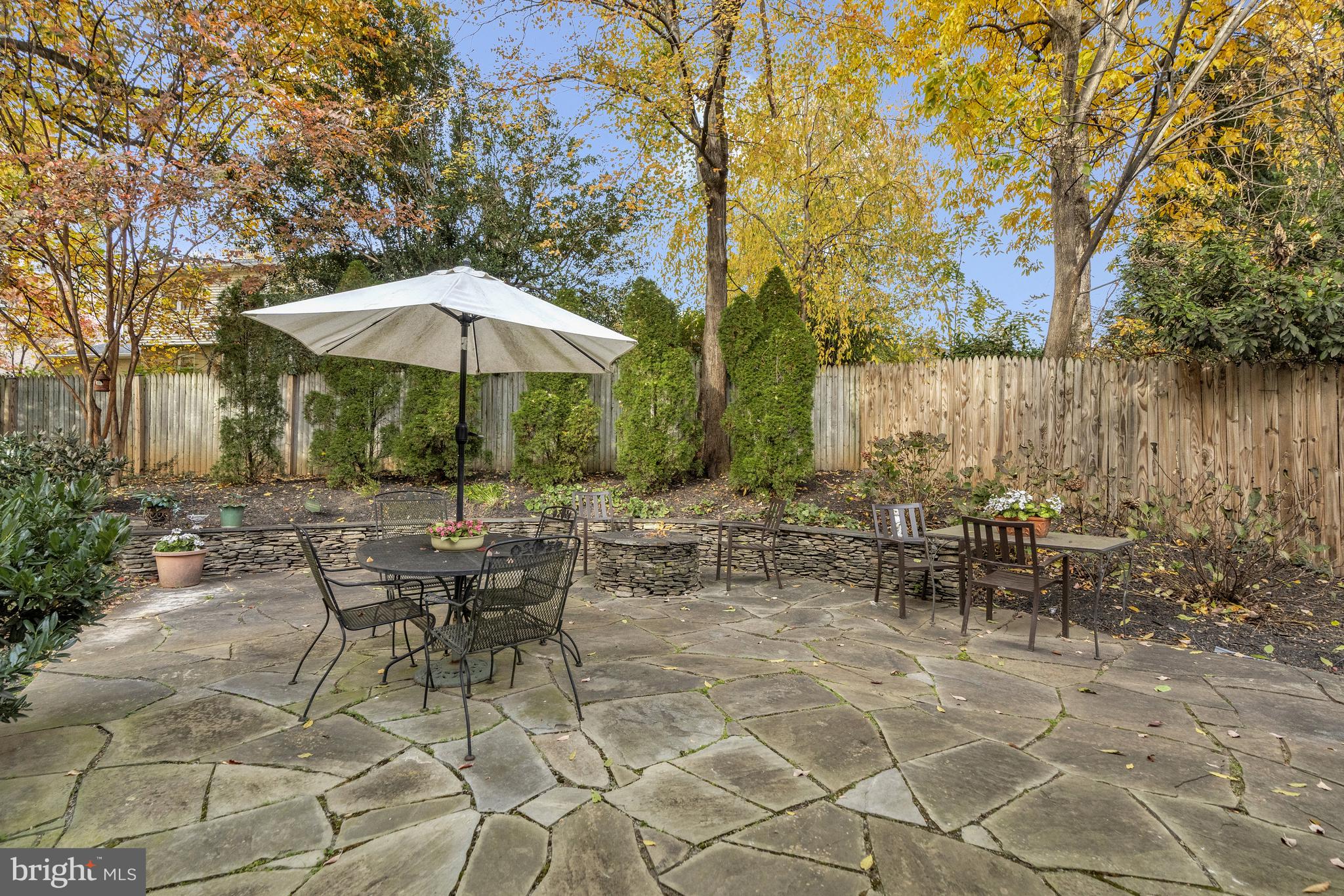 MC LEAN HAMLET - Residential