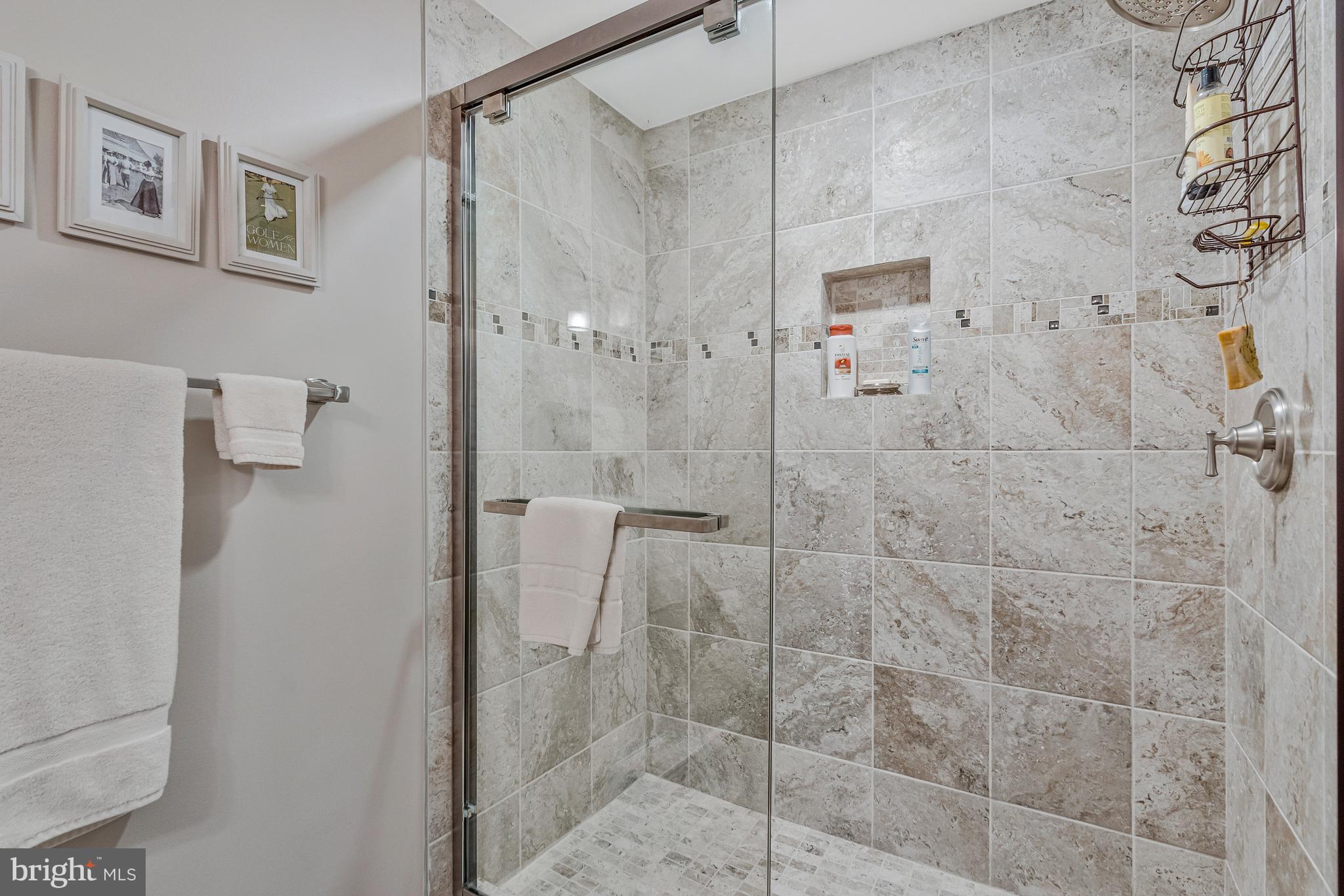 MC LEAN HAMLET - Residential