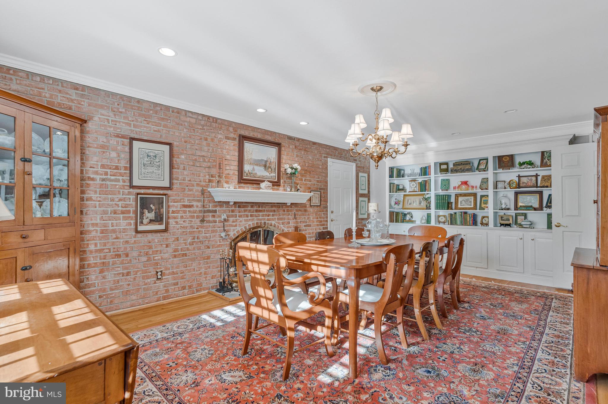 MC LEAN HAMLET - Residential