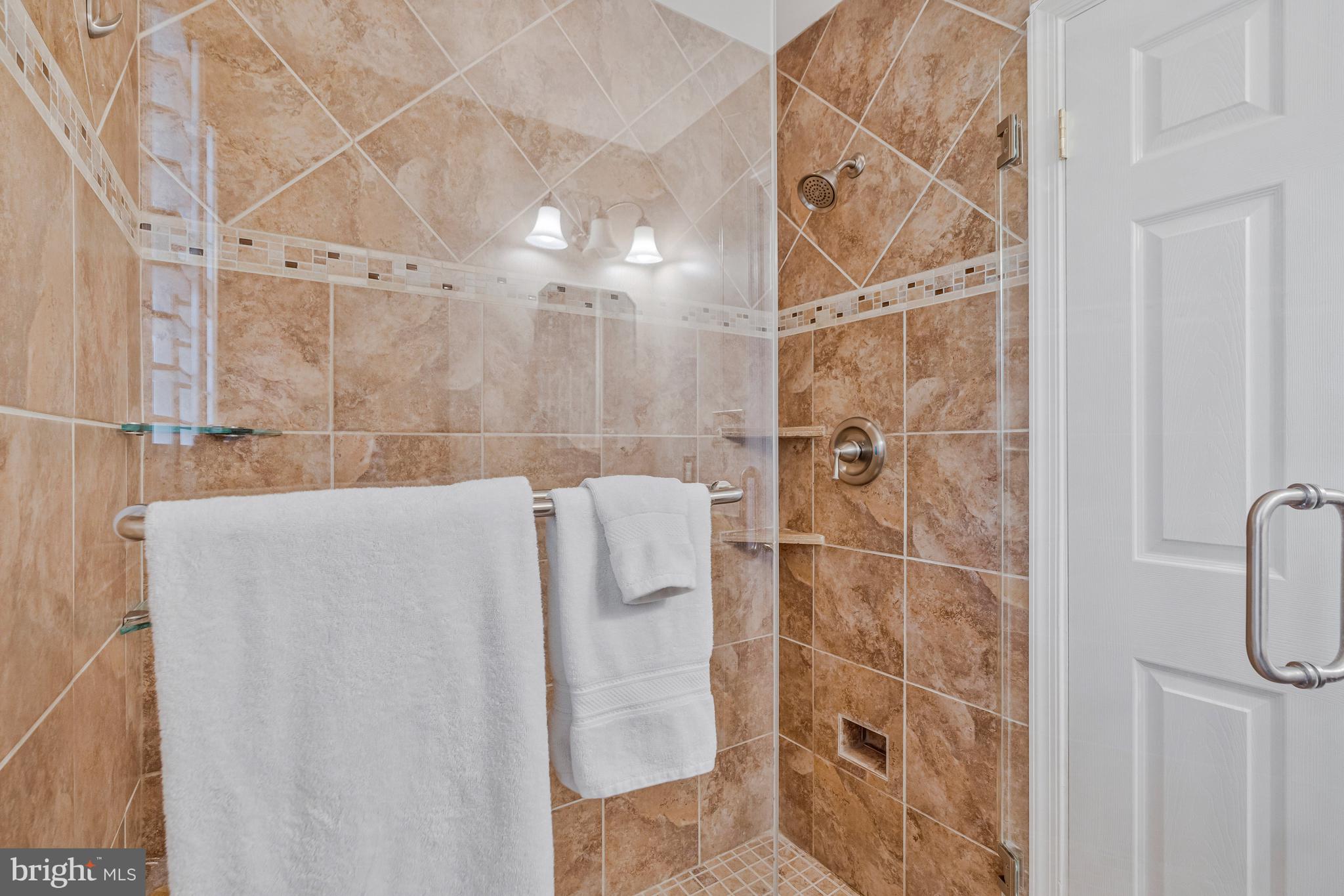 MC LEAN HAMLET - Residential