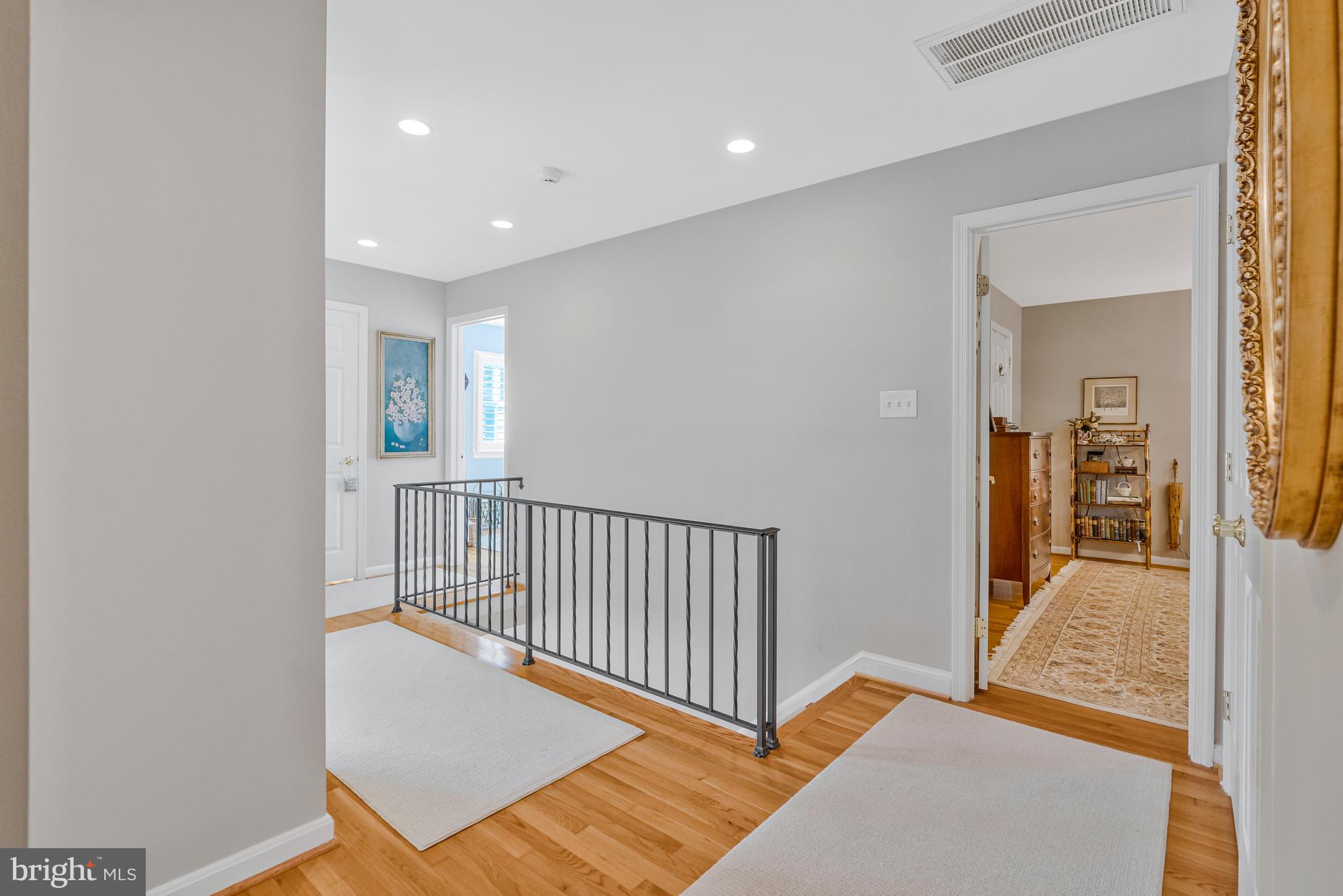 MC LEAN HAMLET - Residential