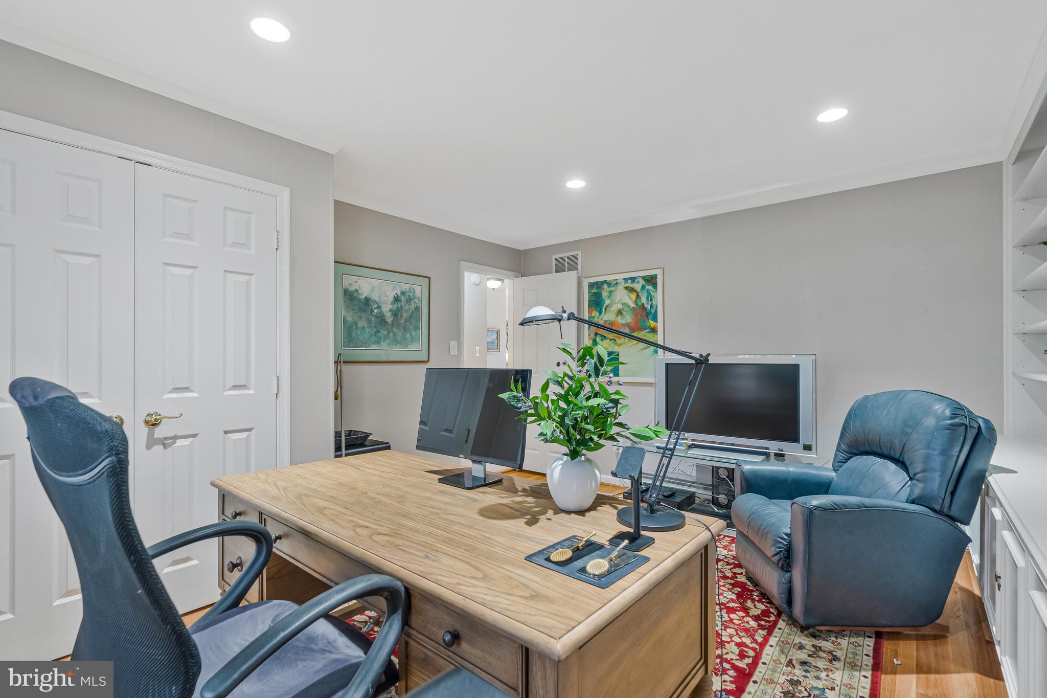 MC LEAN HAMLET - Residential