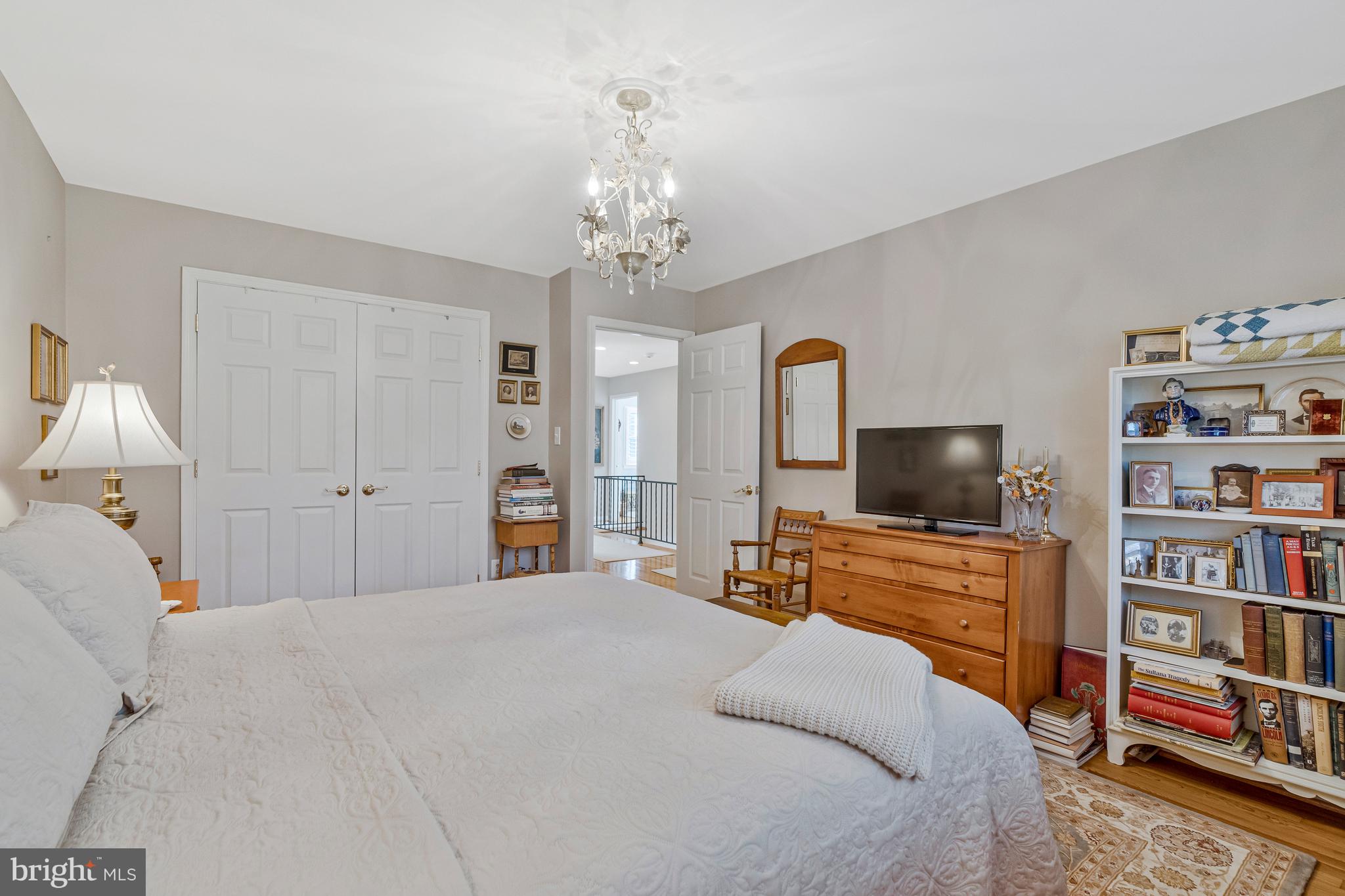 MC LEAN HAMLET - Residential