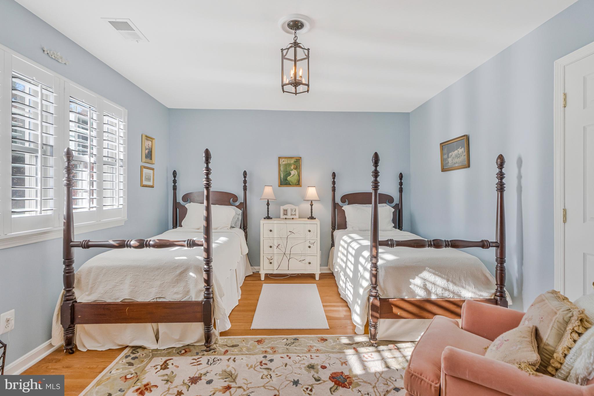 MC LEAN HAMLET - Residential