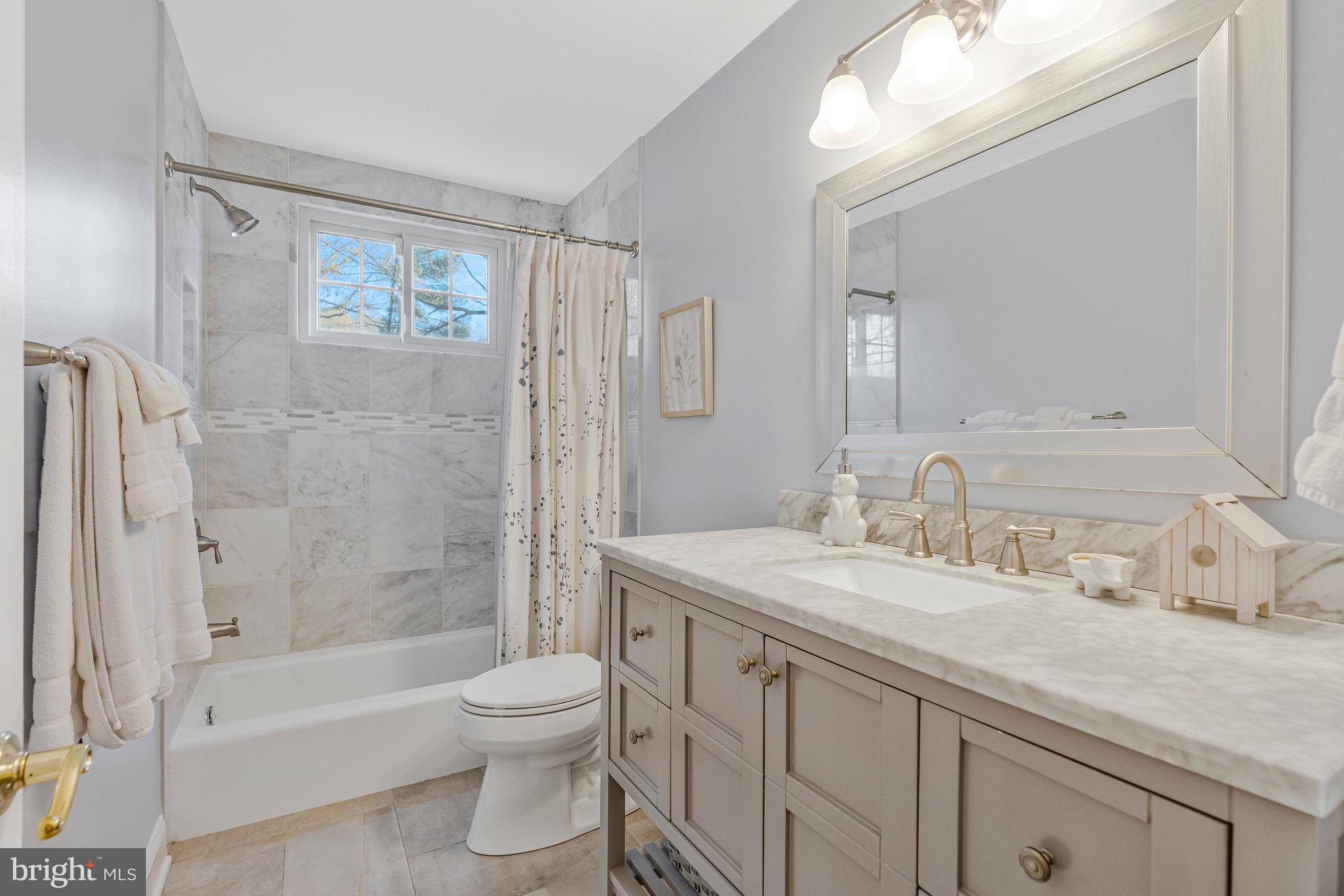 MC LEAN HAMLET - Residential