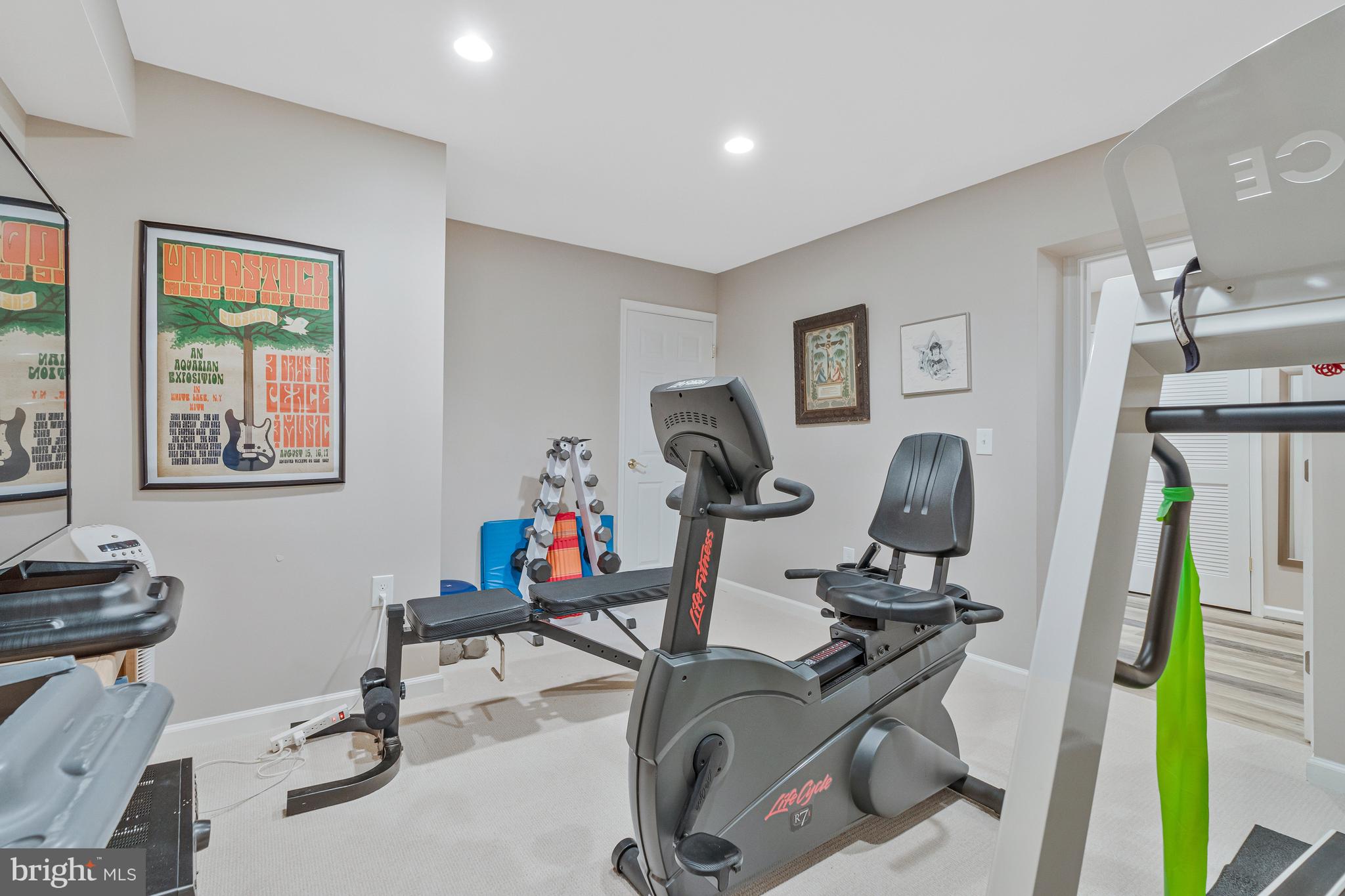 MC LEAN HAMLET - Residential