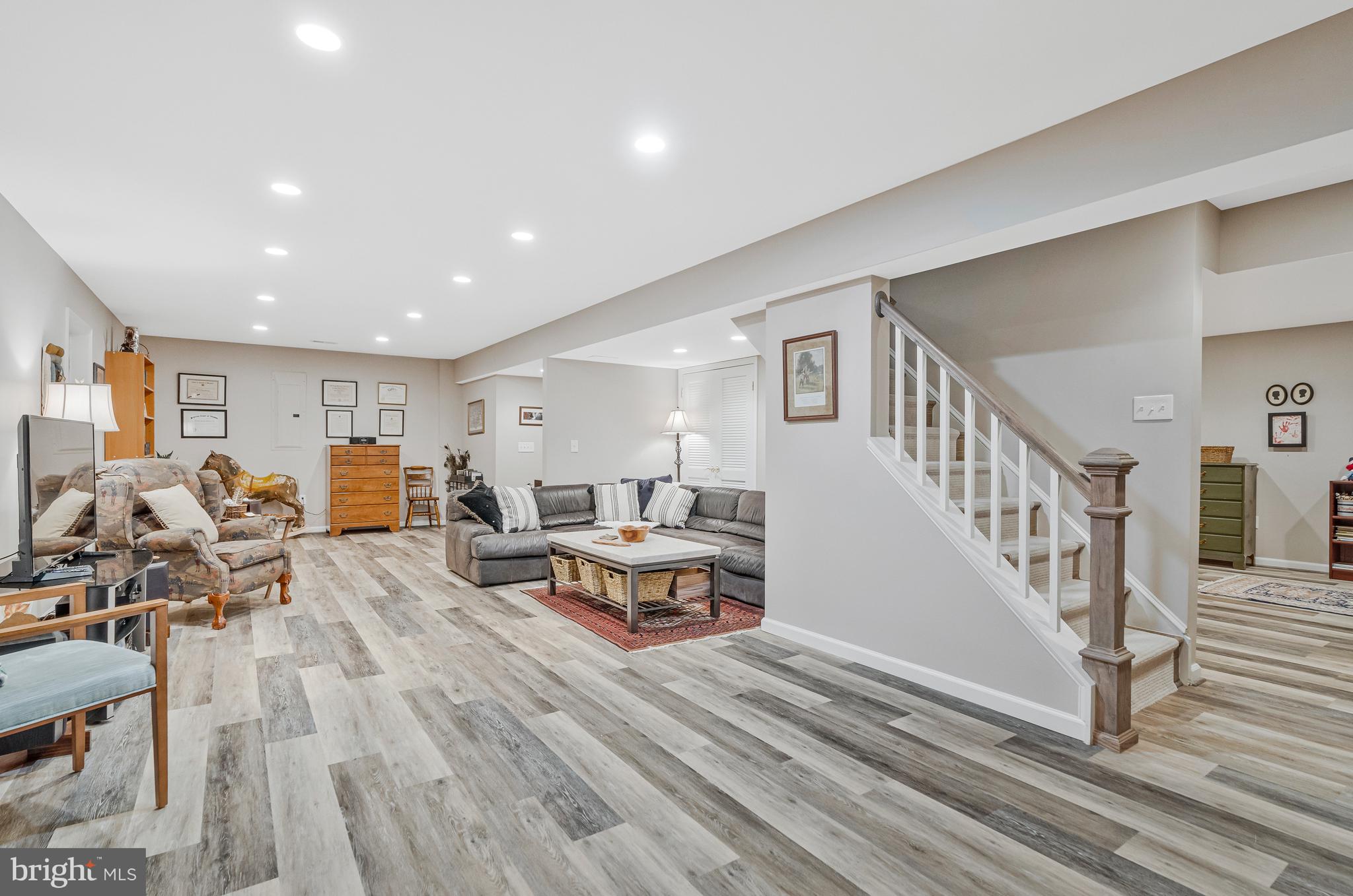 MC LEAN HAMLET - Residential