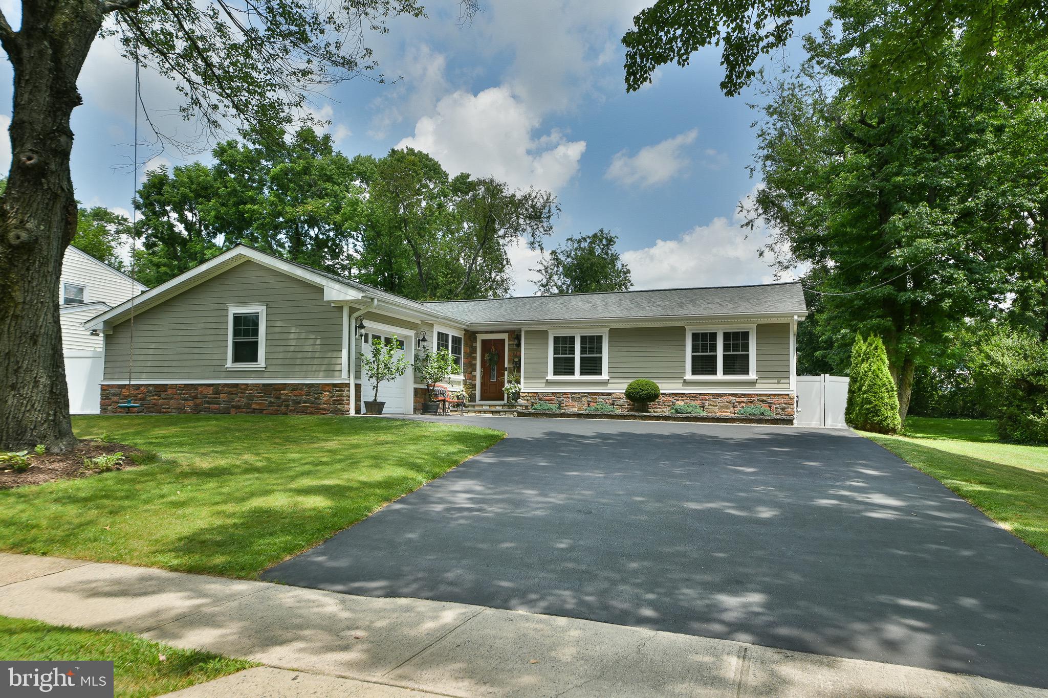 12 RYDAL DRIVE