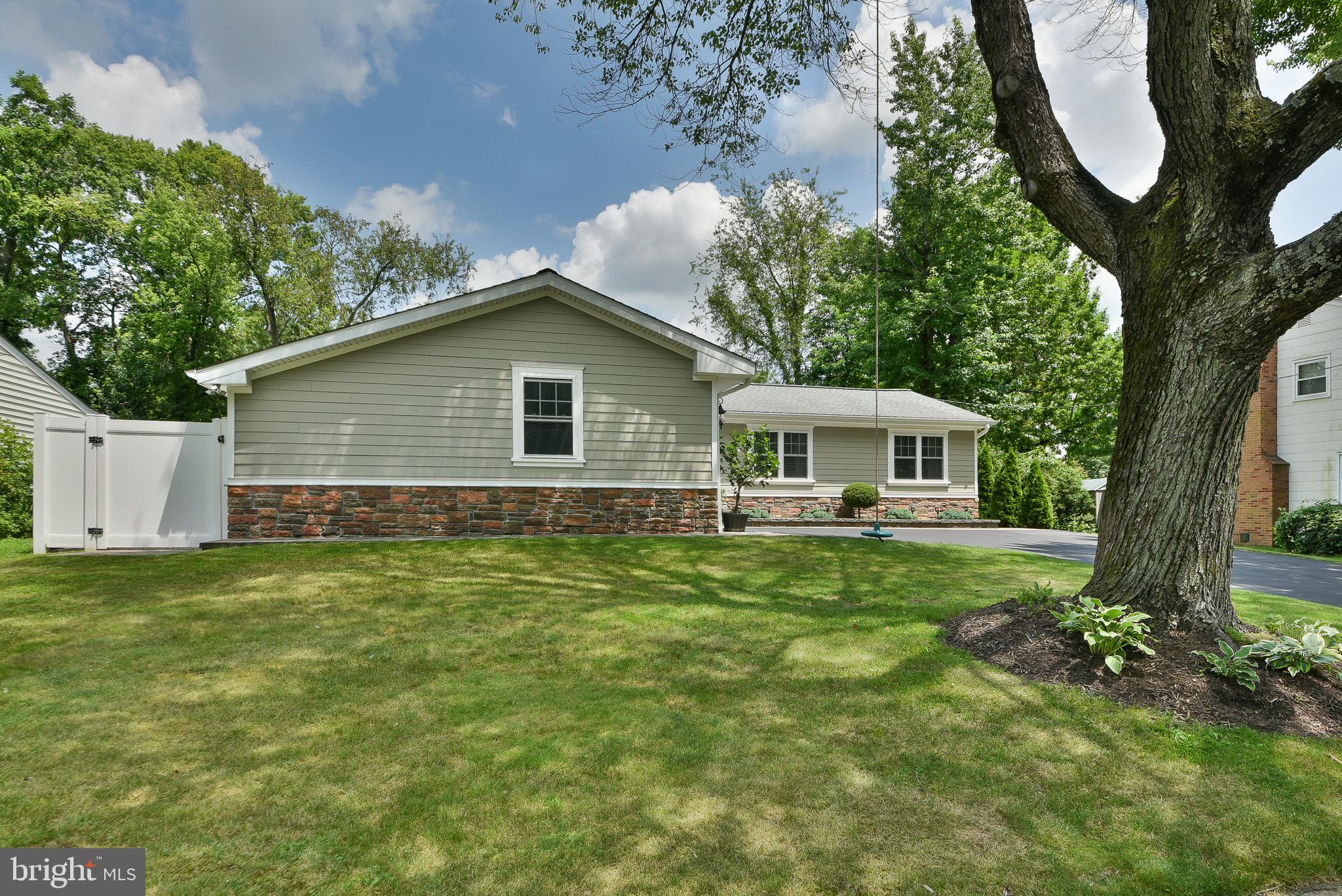 12 RYDAL DRIVE