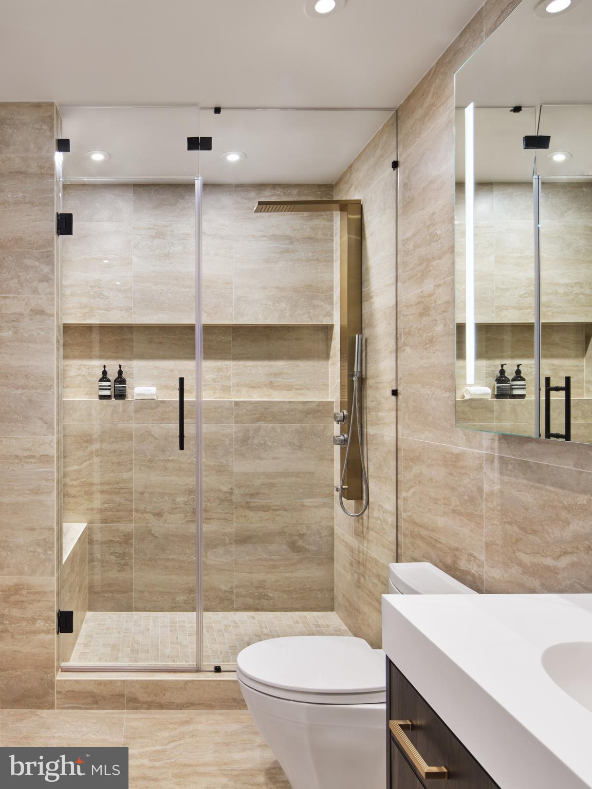 CENTER CITY - Residential Lease