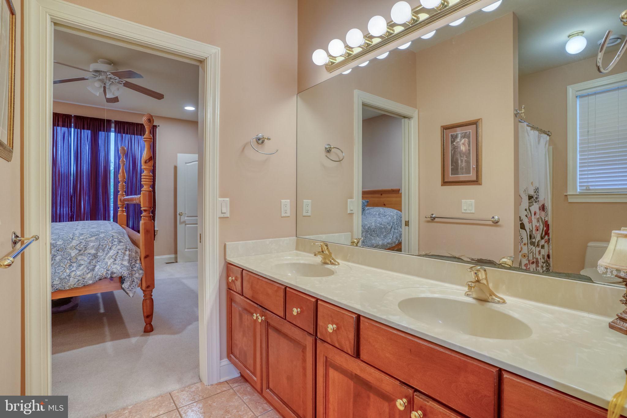 BROOKFIELD - Residential