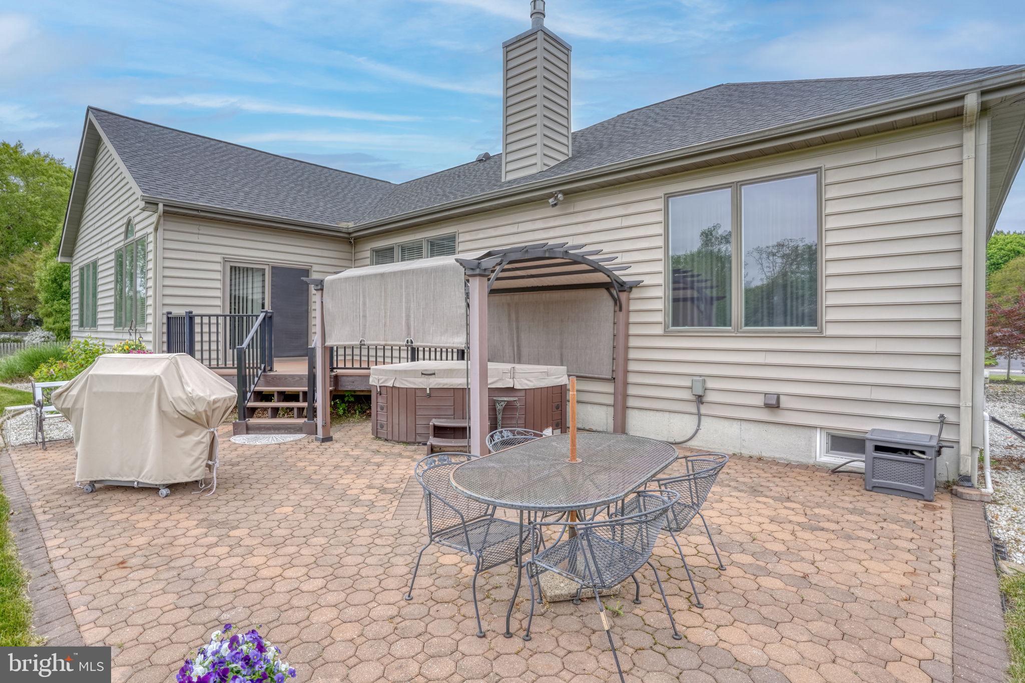 BROOKFIELD - Residential