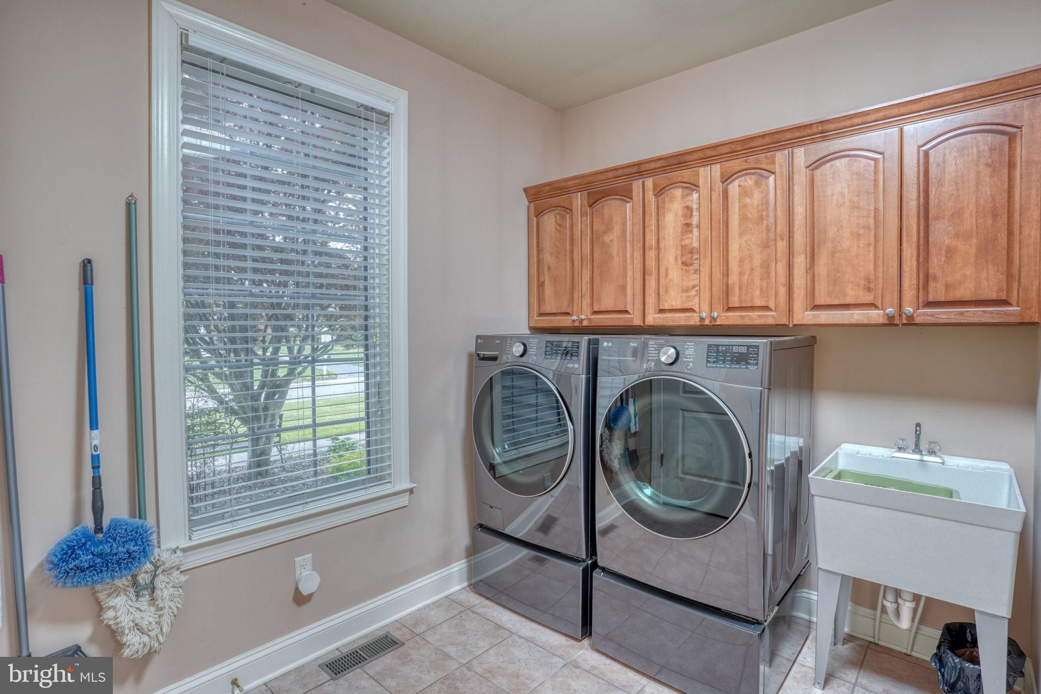 BROOKFIELD - Residential