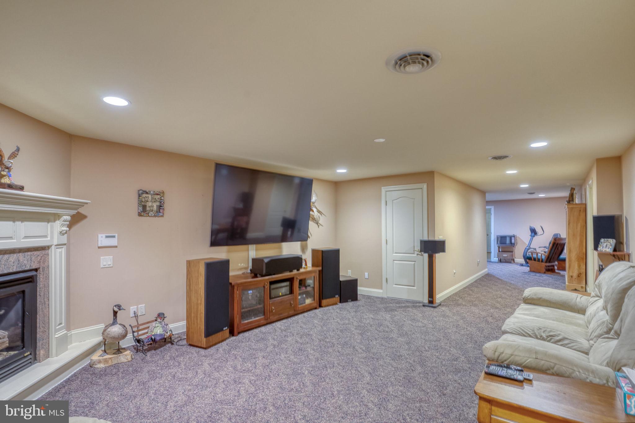 BROOKFIELD - Residential