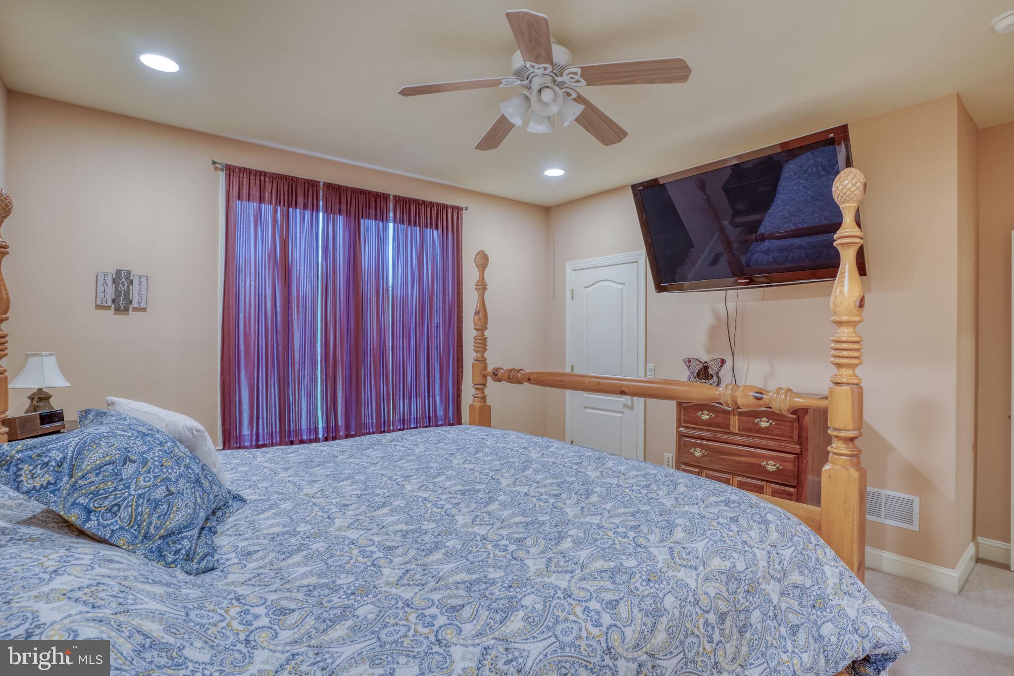 BROOKFIELD - Residential