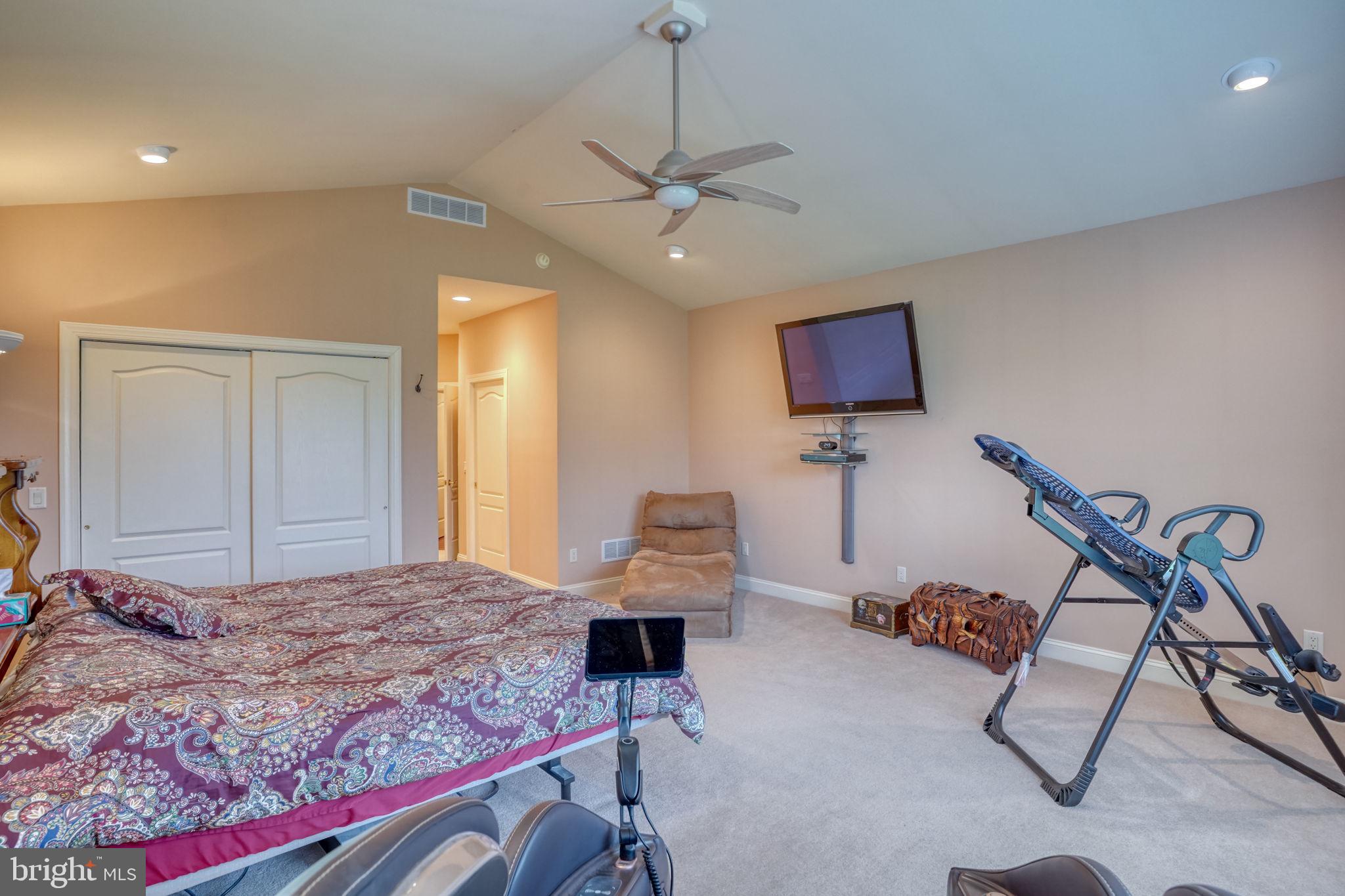 BROOKFIELD - Residential