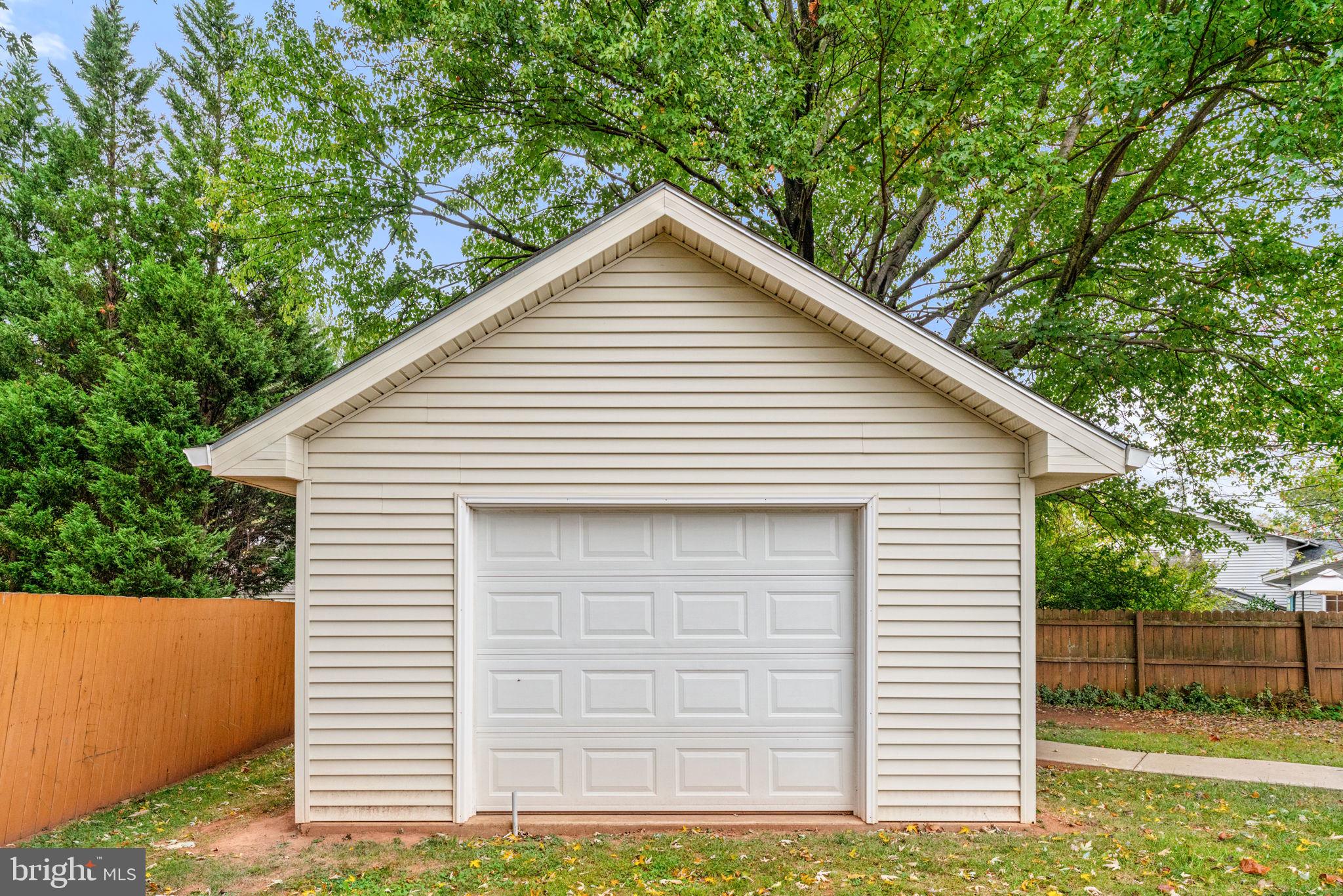 8945 SWEETBRIAR STREET