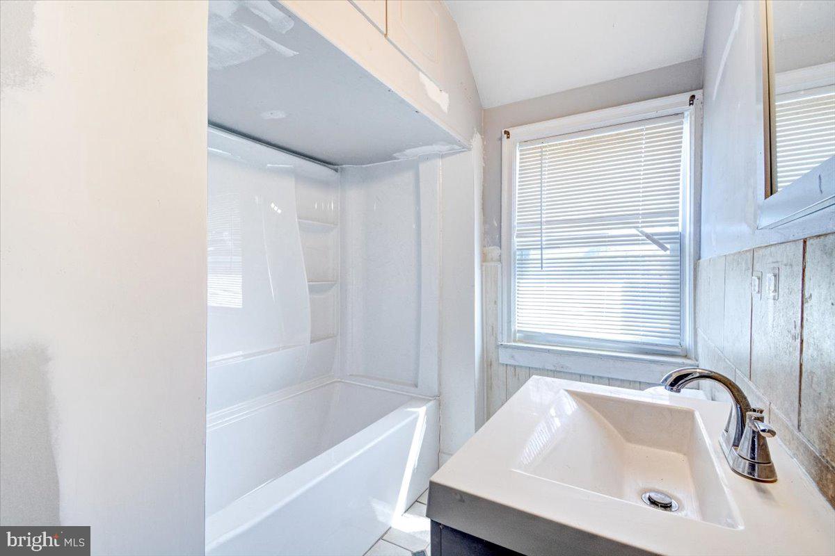 NEW NORTHWOOD - Residential