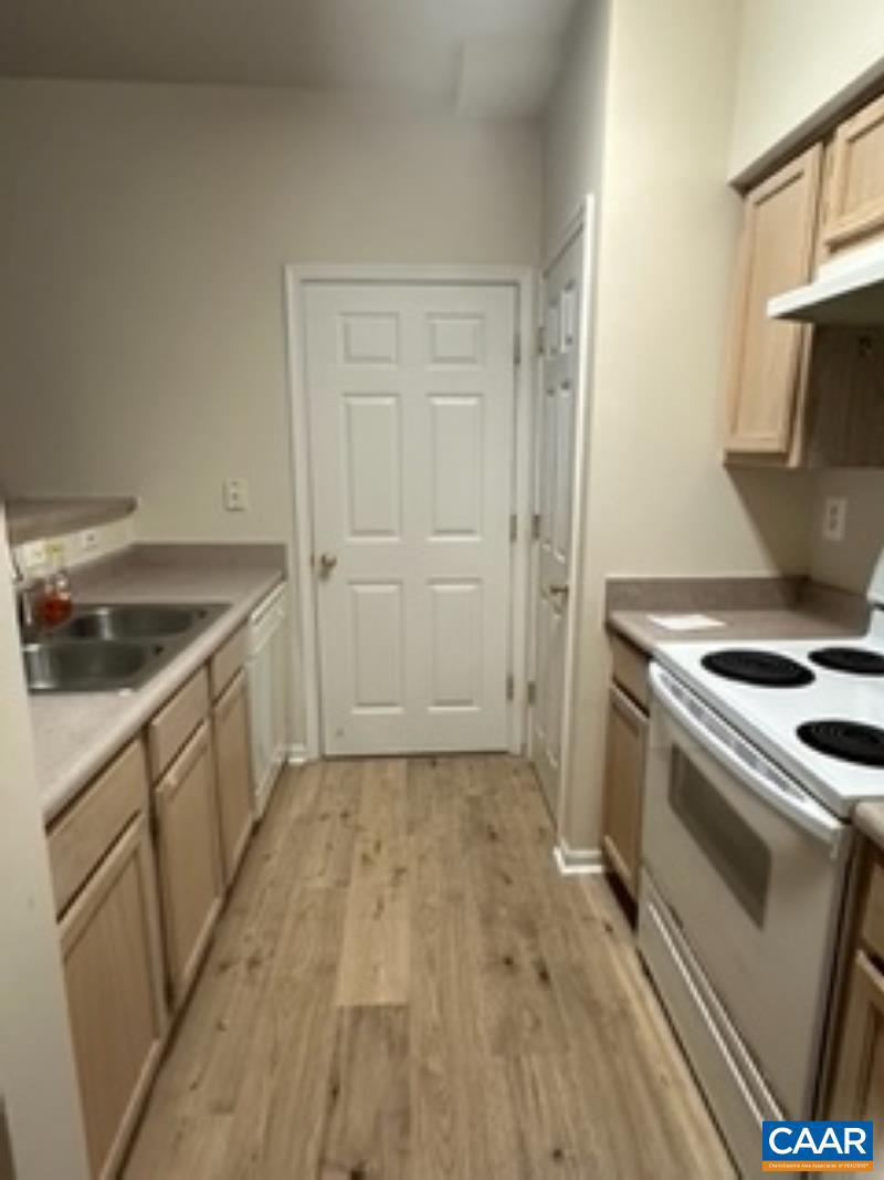 CARRIAGE HILL - Residential Lease