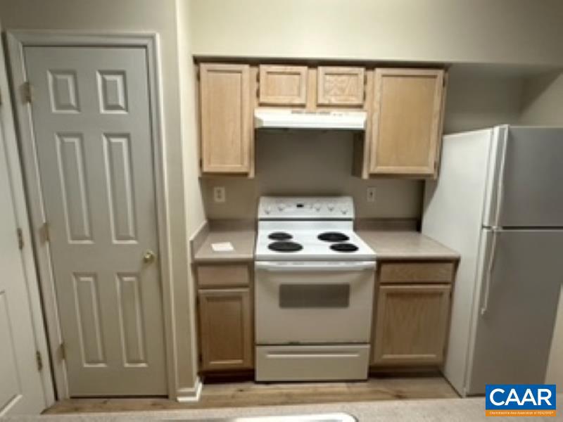 CARRIAGE HILL - Residential Lease