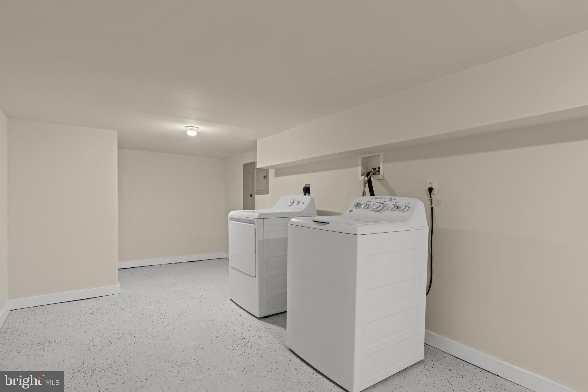 SHARSWOOD - Residential