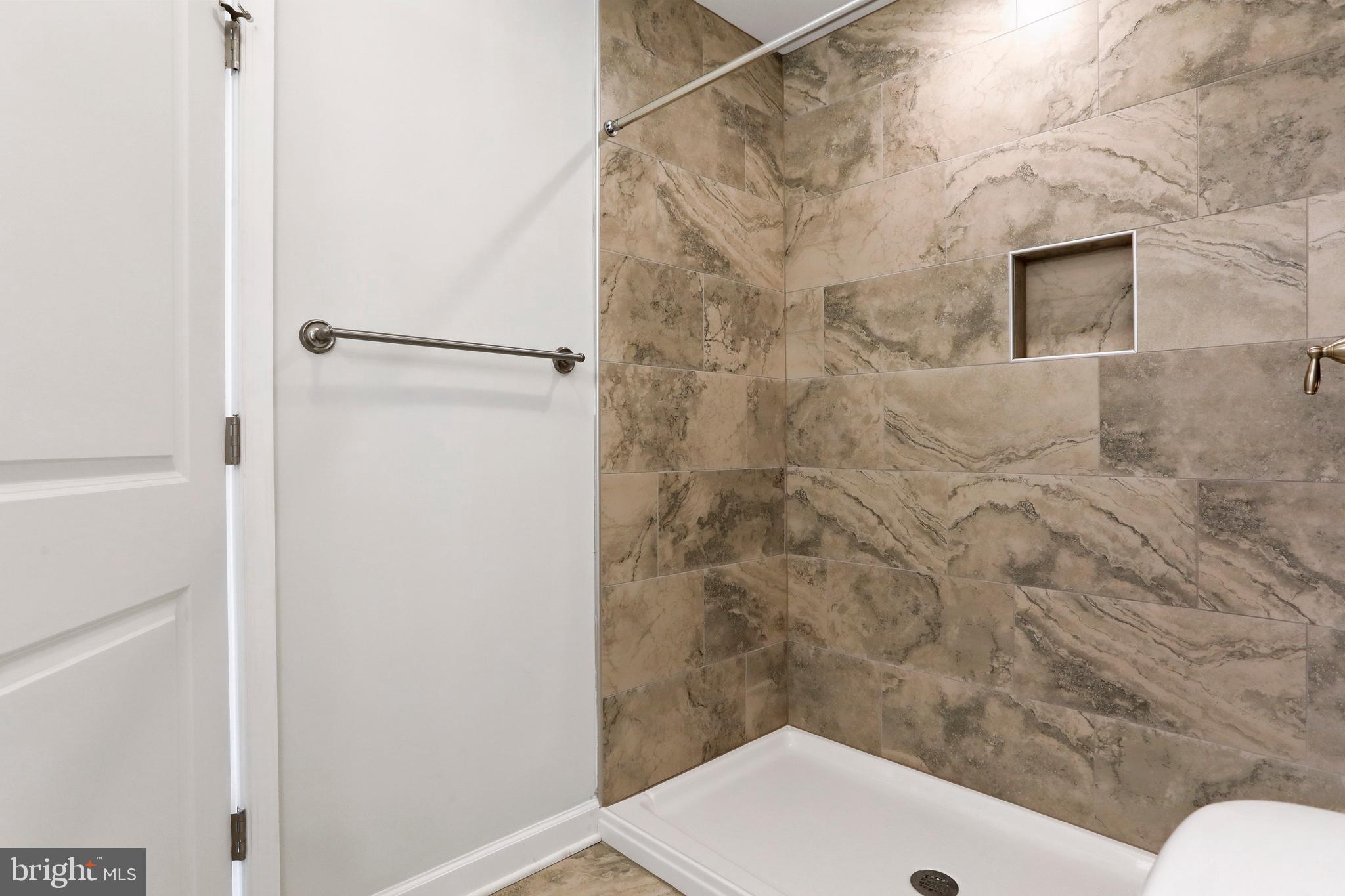 MIDDLE CREEK VISTAS - Residential