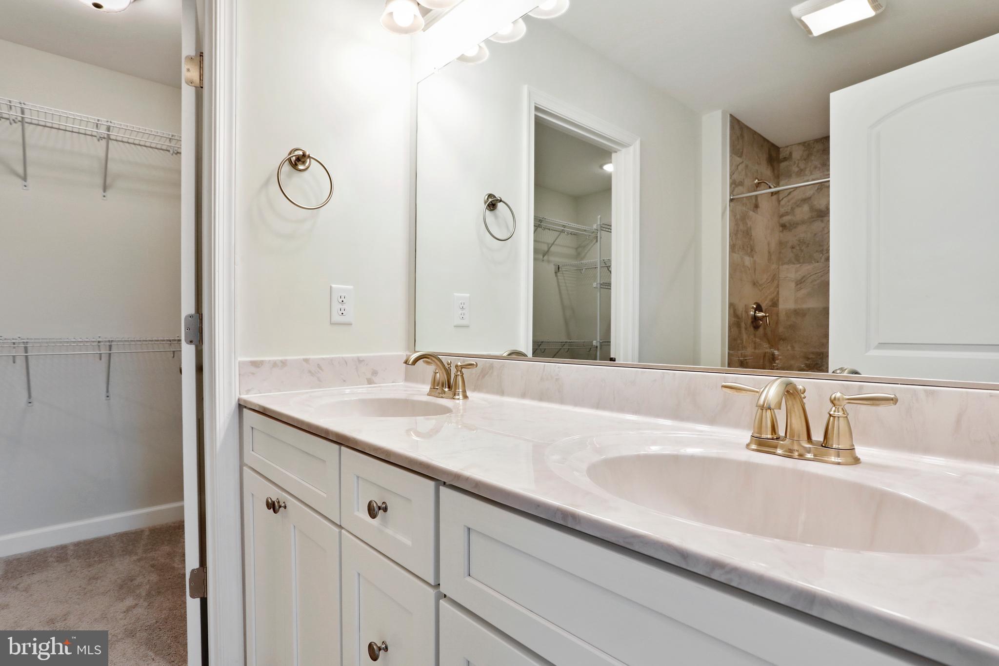 MIDDLE CREEK VISTAS - Residential