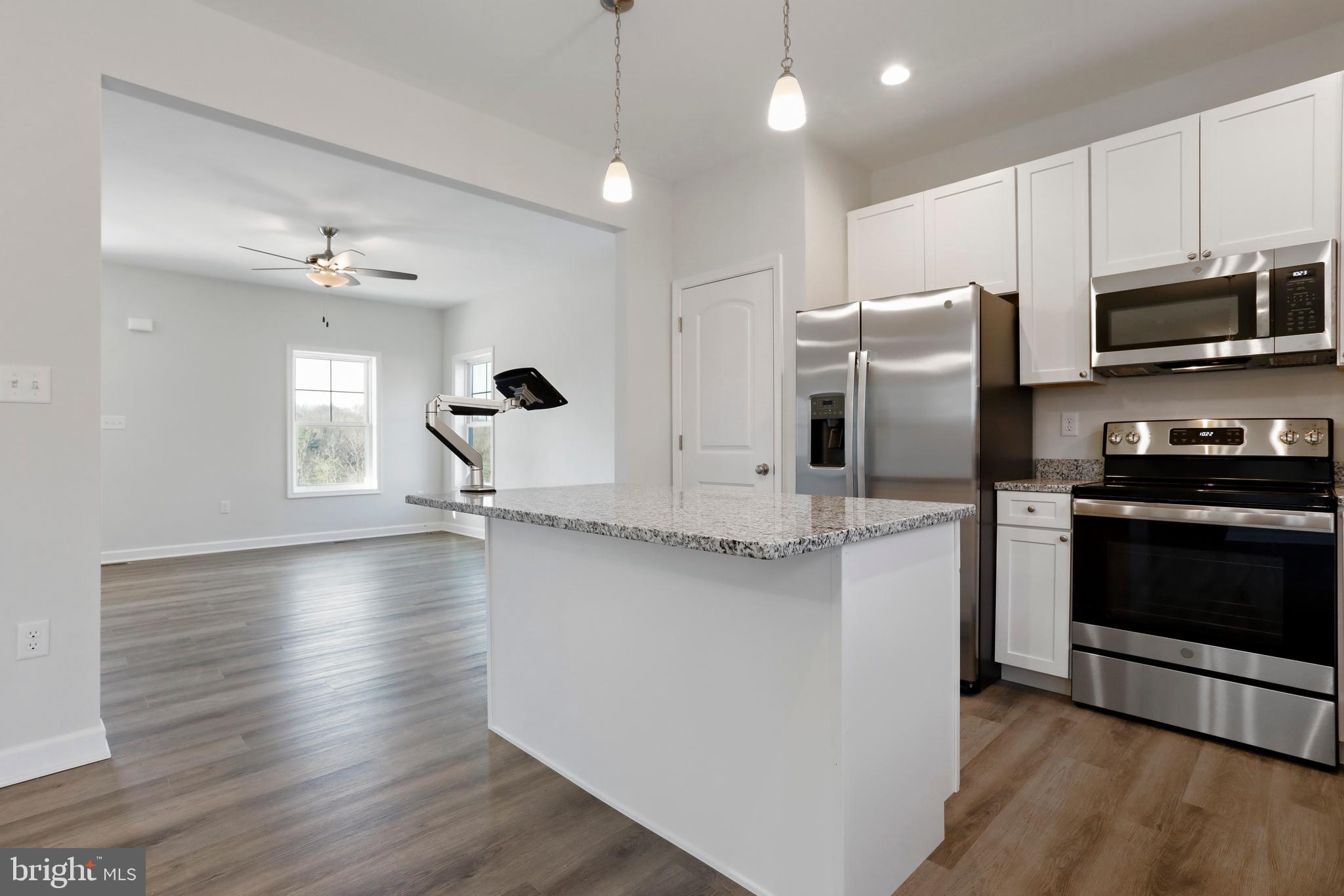 MIDDLE CREEK VISTAS - Residential