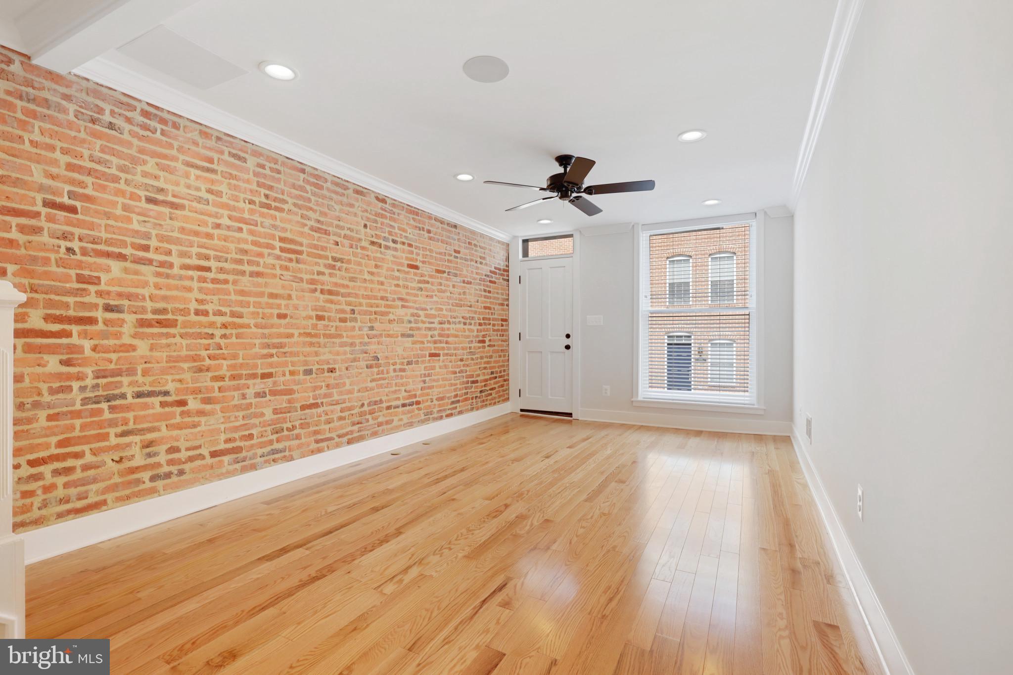 LOCUST POINT - Residential