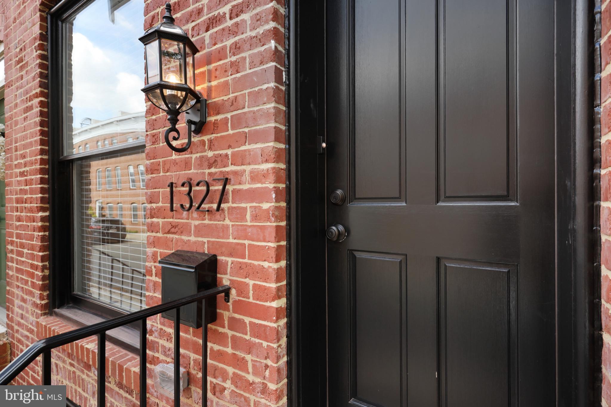 LOCUST POINT - Residential