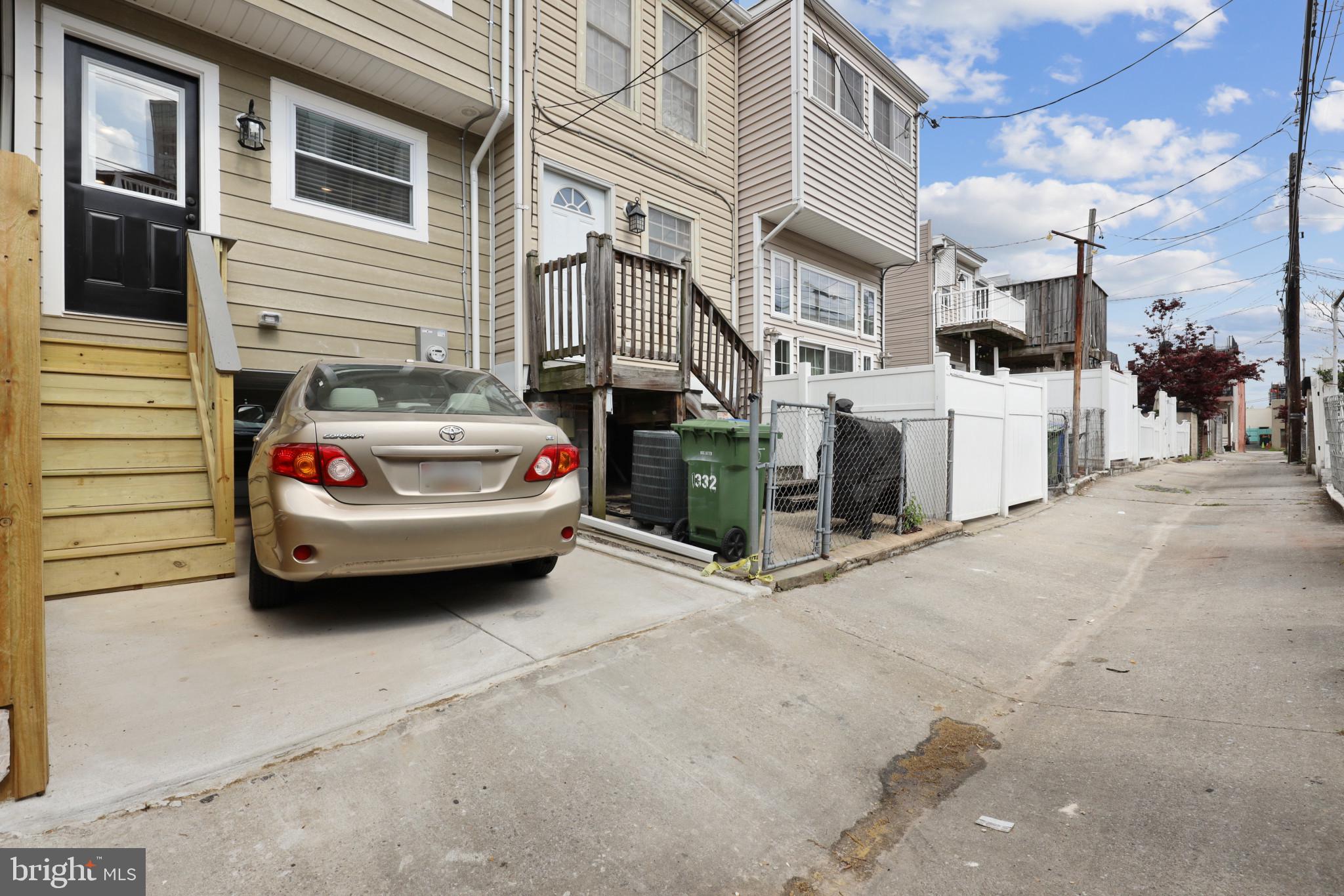 LOCUST POINT - Residential