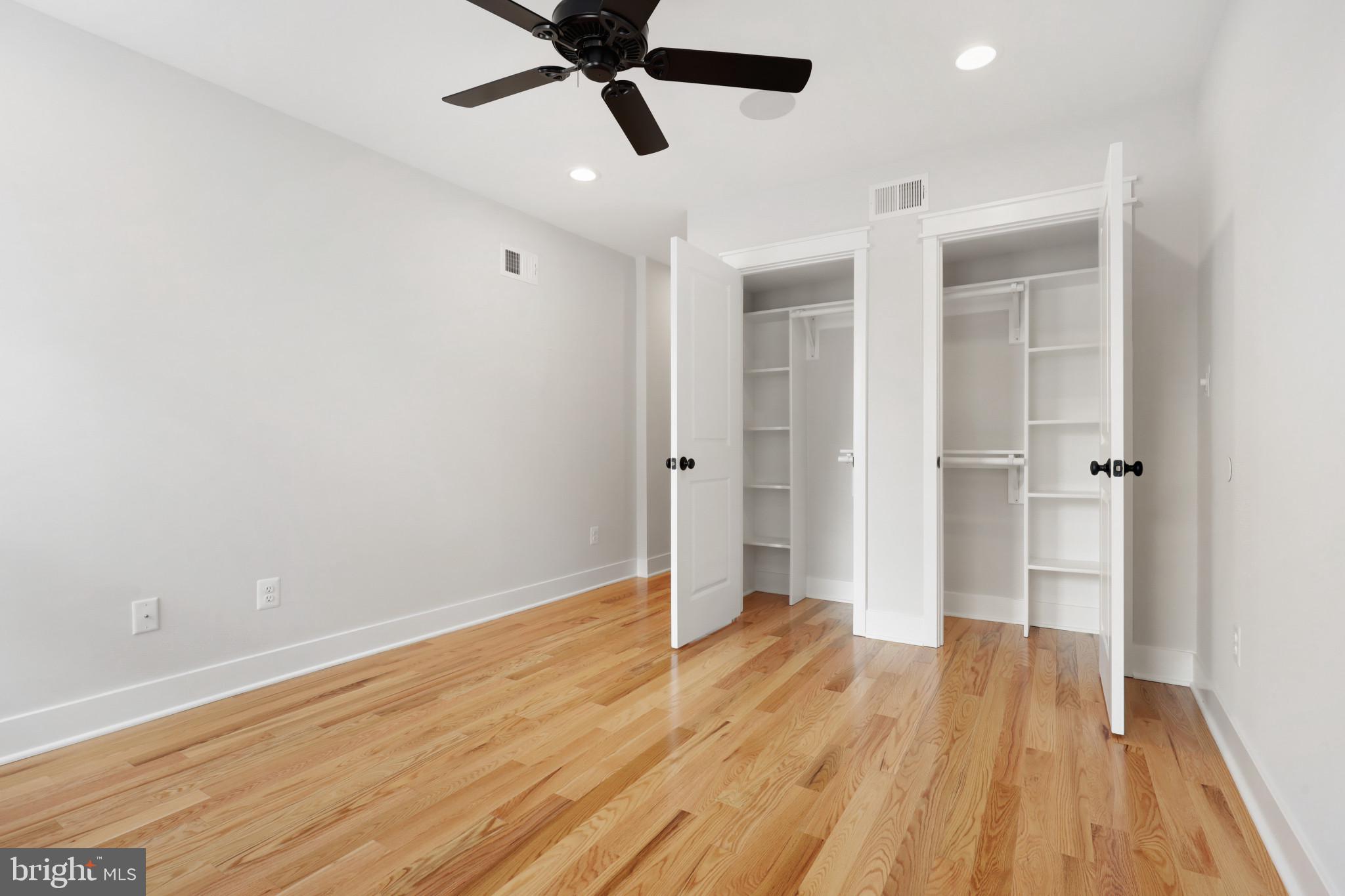 LOCUST POINT - Residential