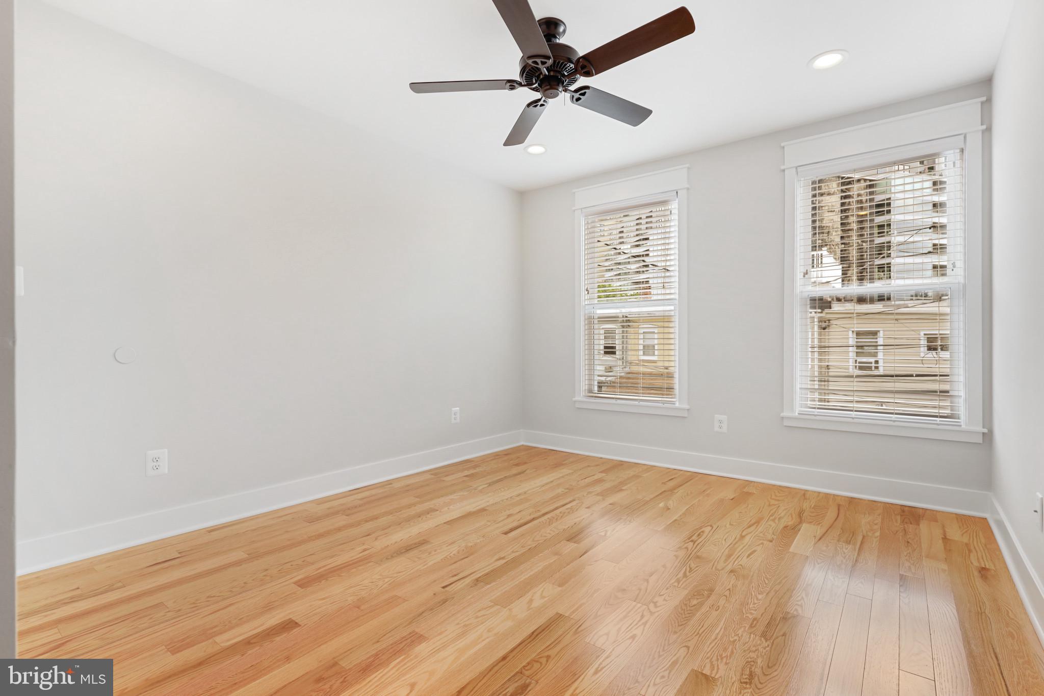 LOCUST POINT - Residential