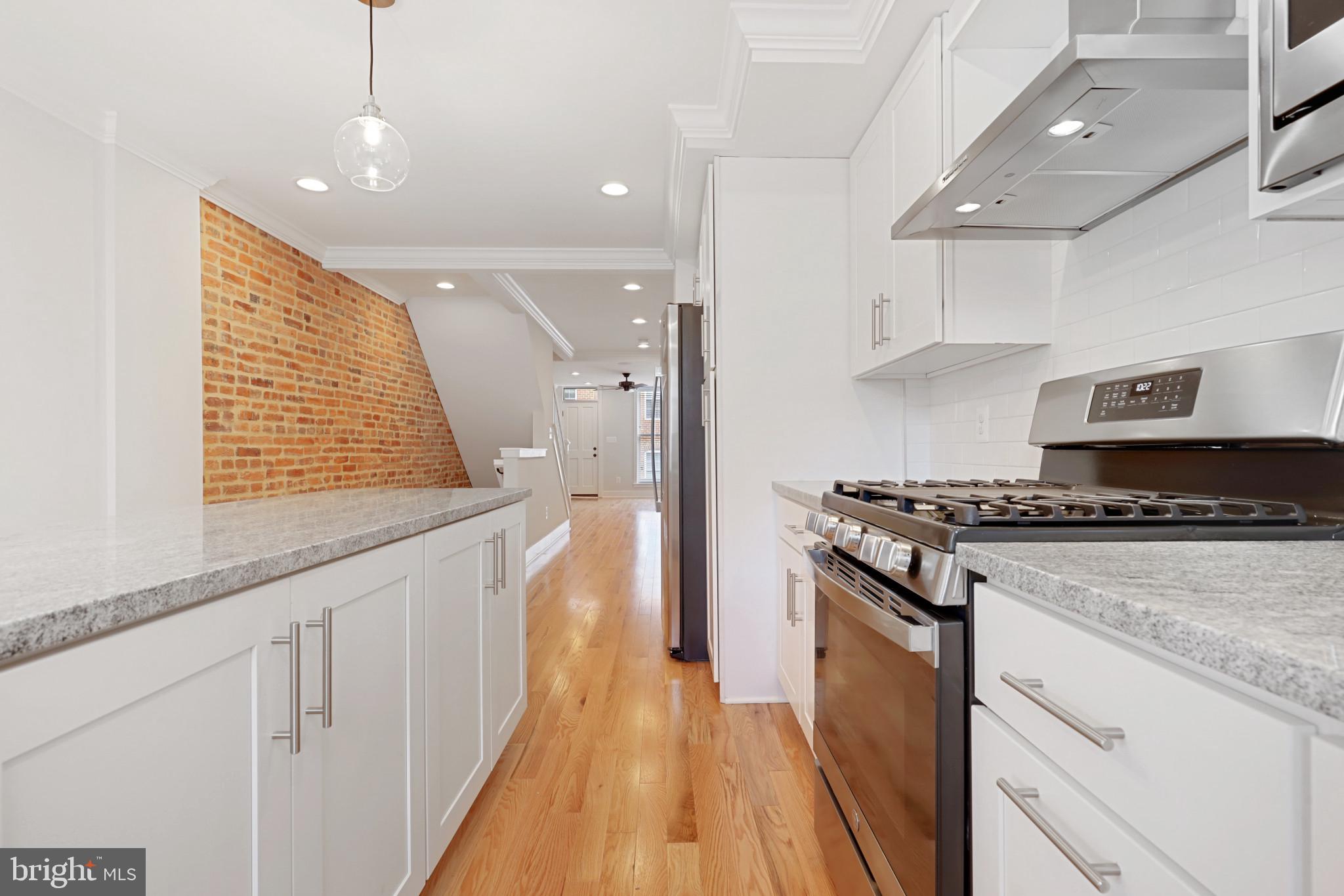 LOCUST POINT - Residential