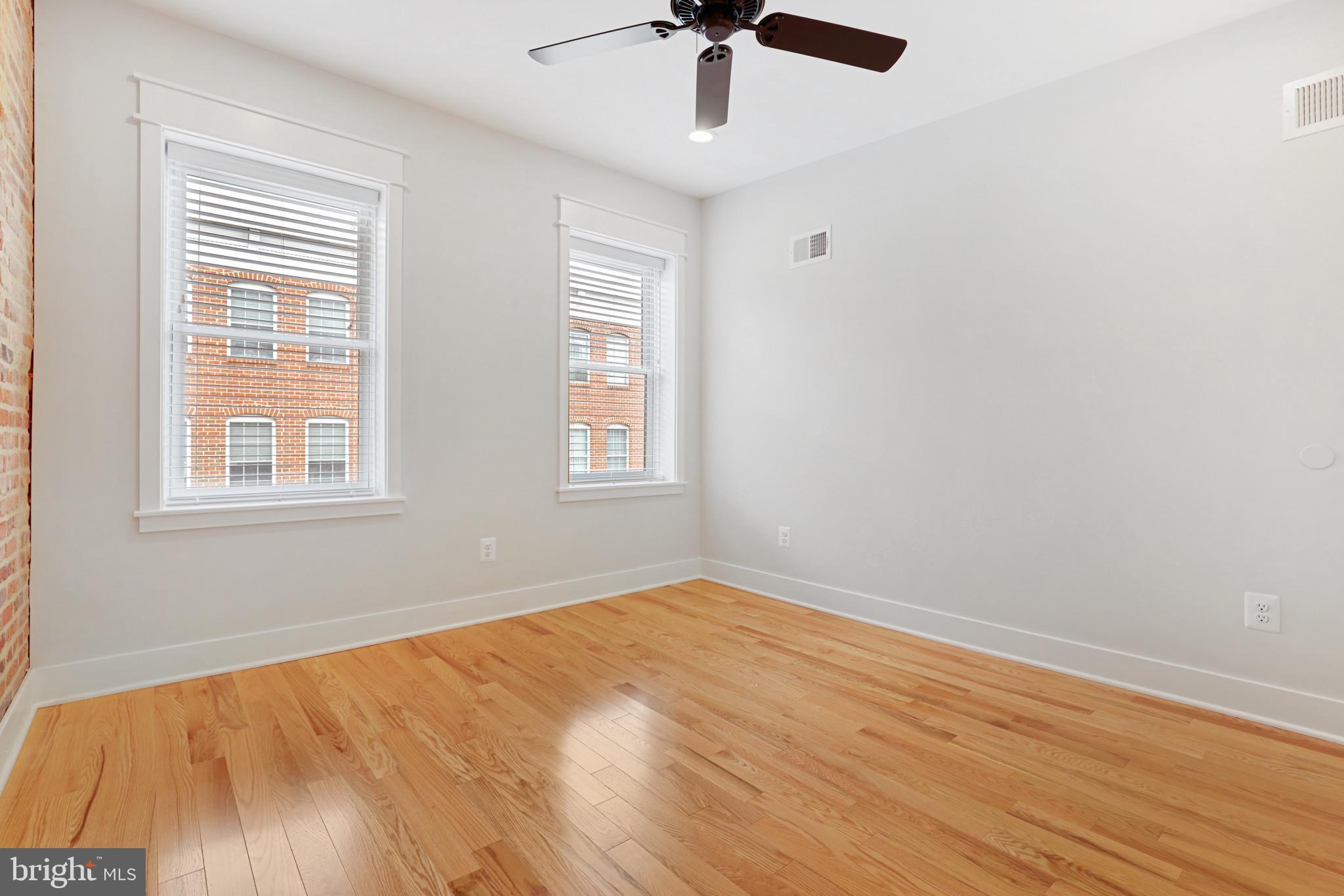 LOCUST POINT - Residential