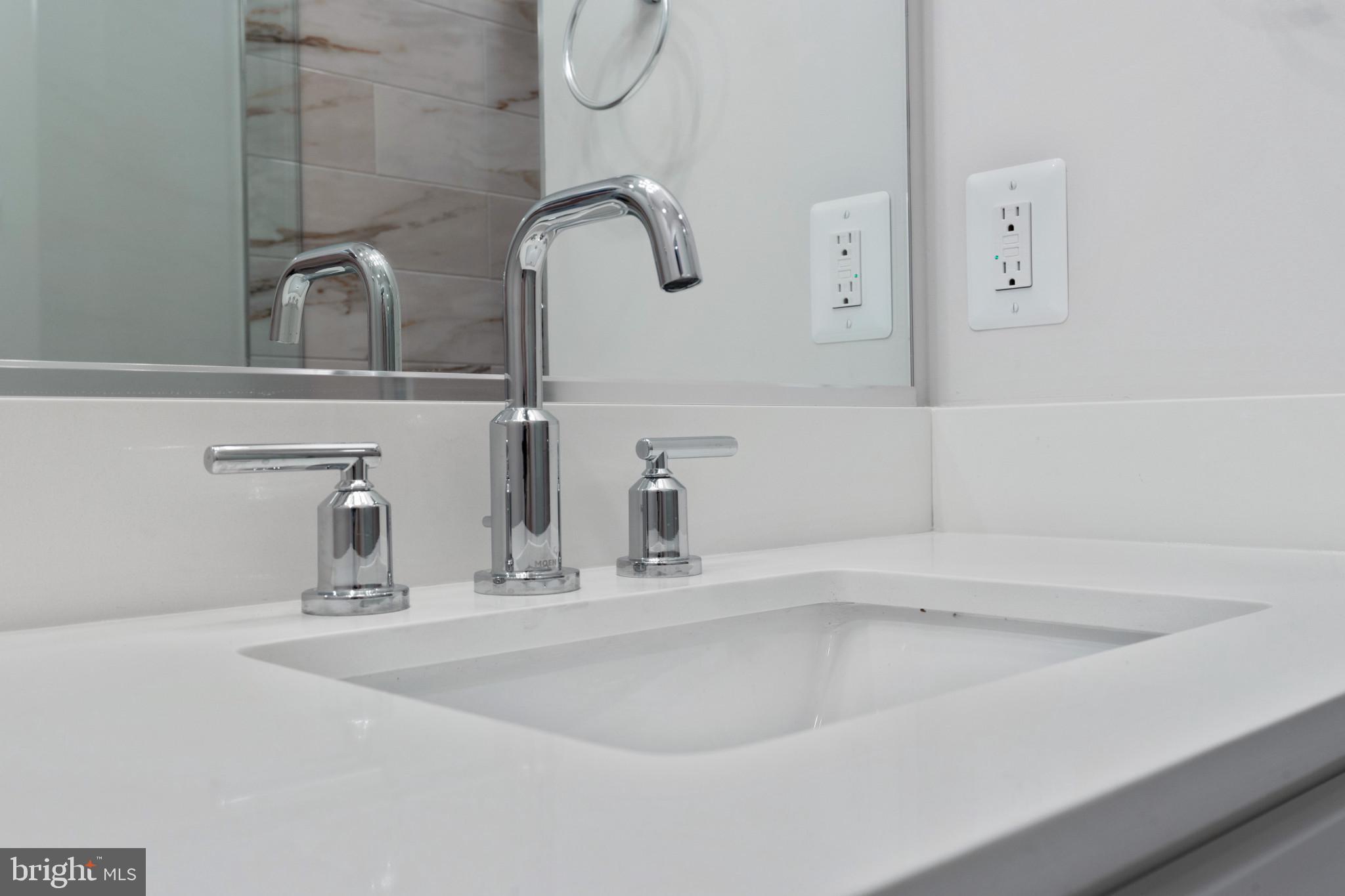 LOCUST POINT - Residential