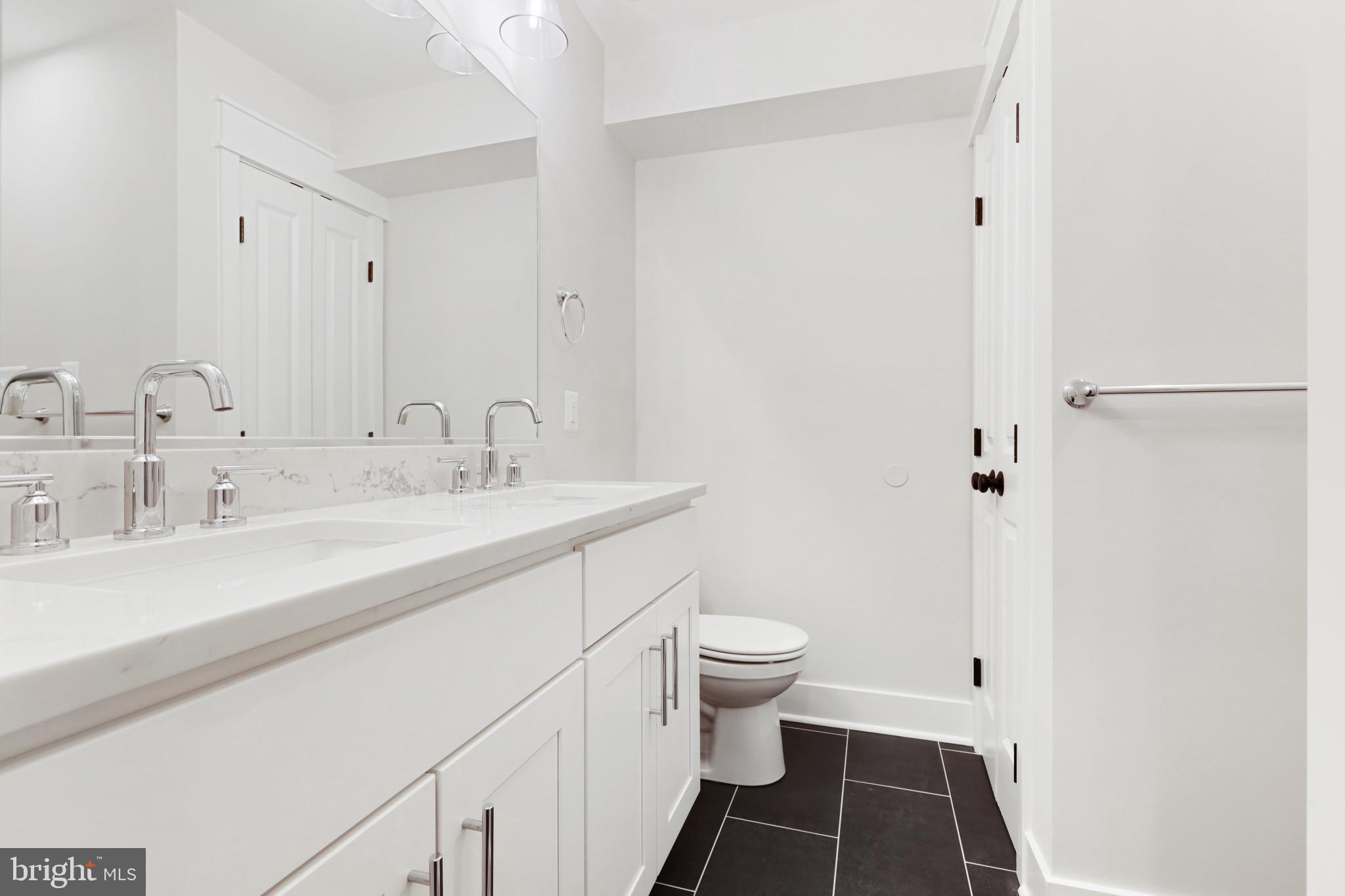 LOCUST POINT - Residential