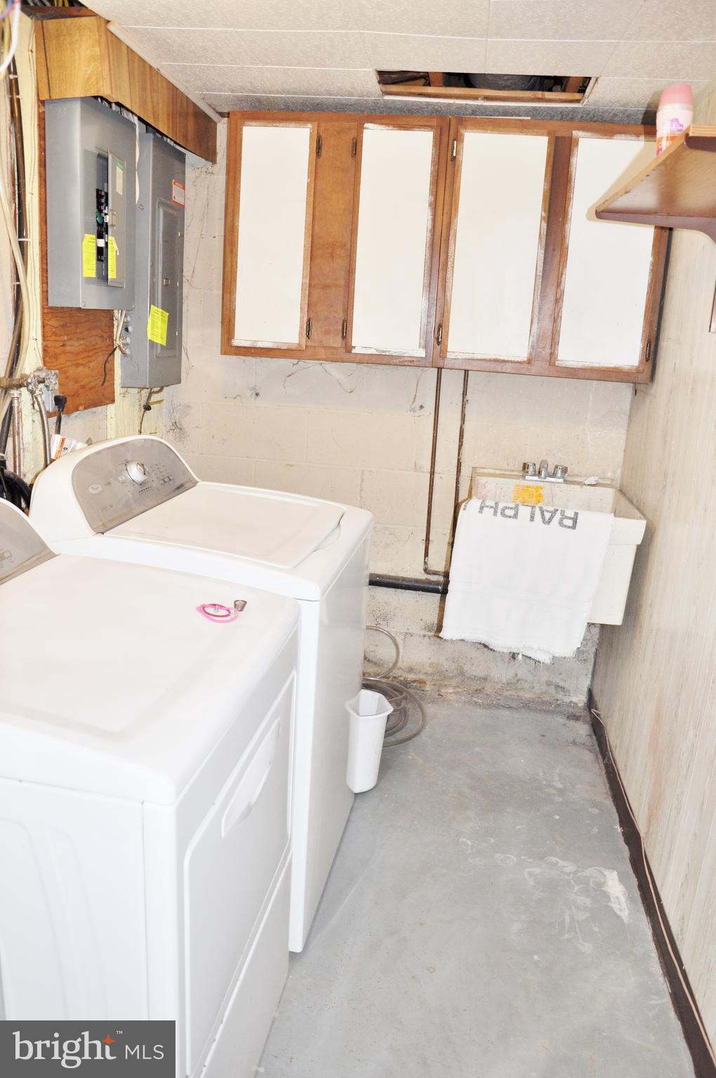 FIELDING MANOR - Residential