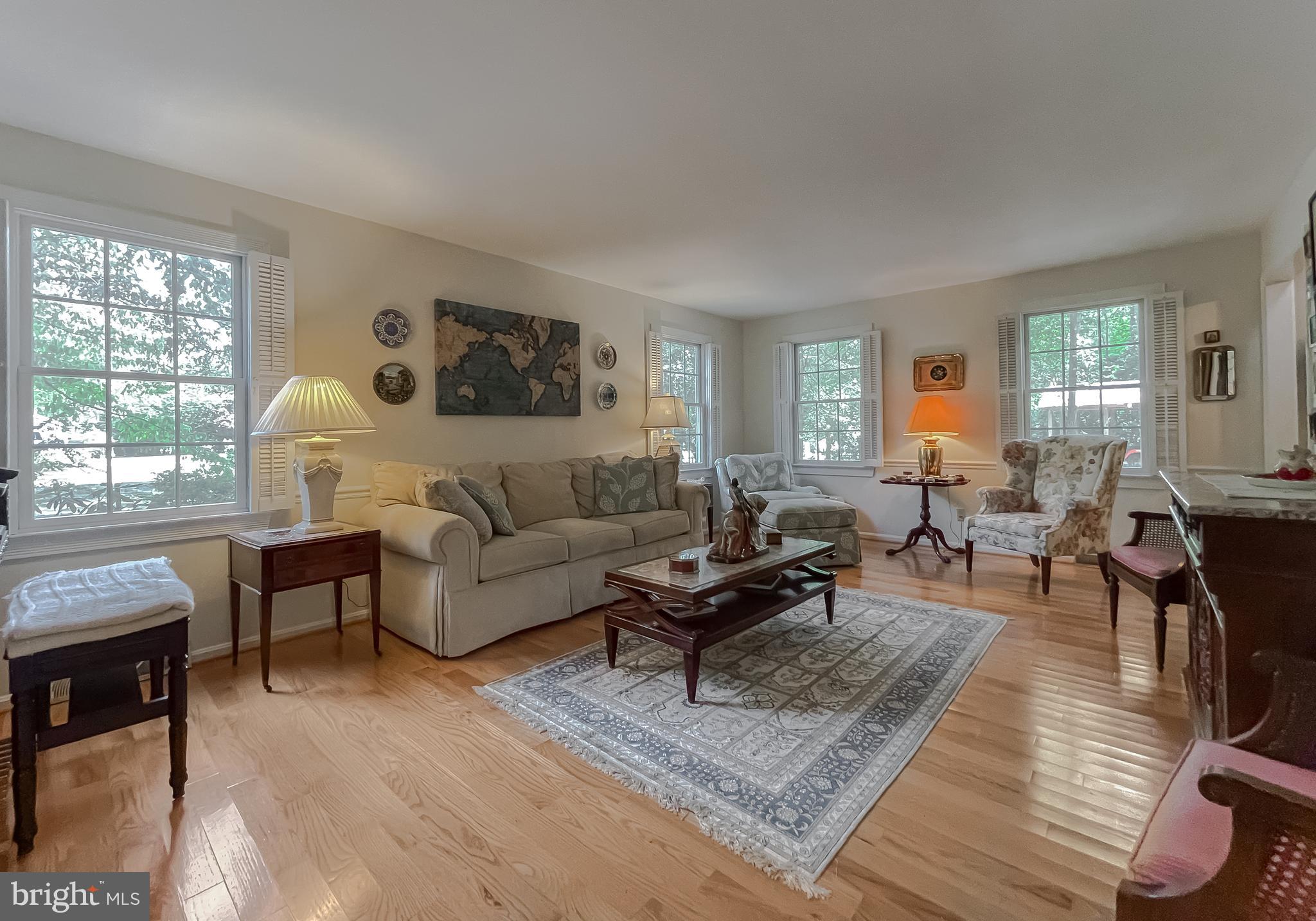 PEACOCK MANOR - Residential