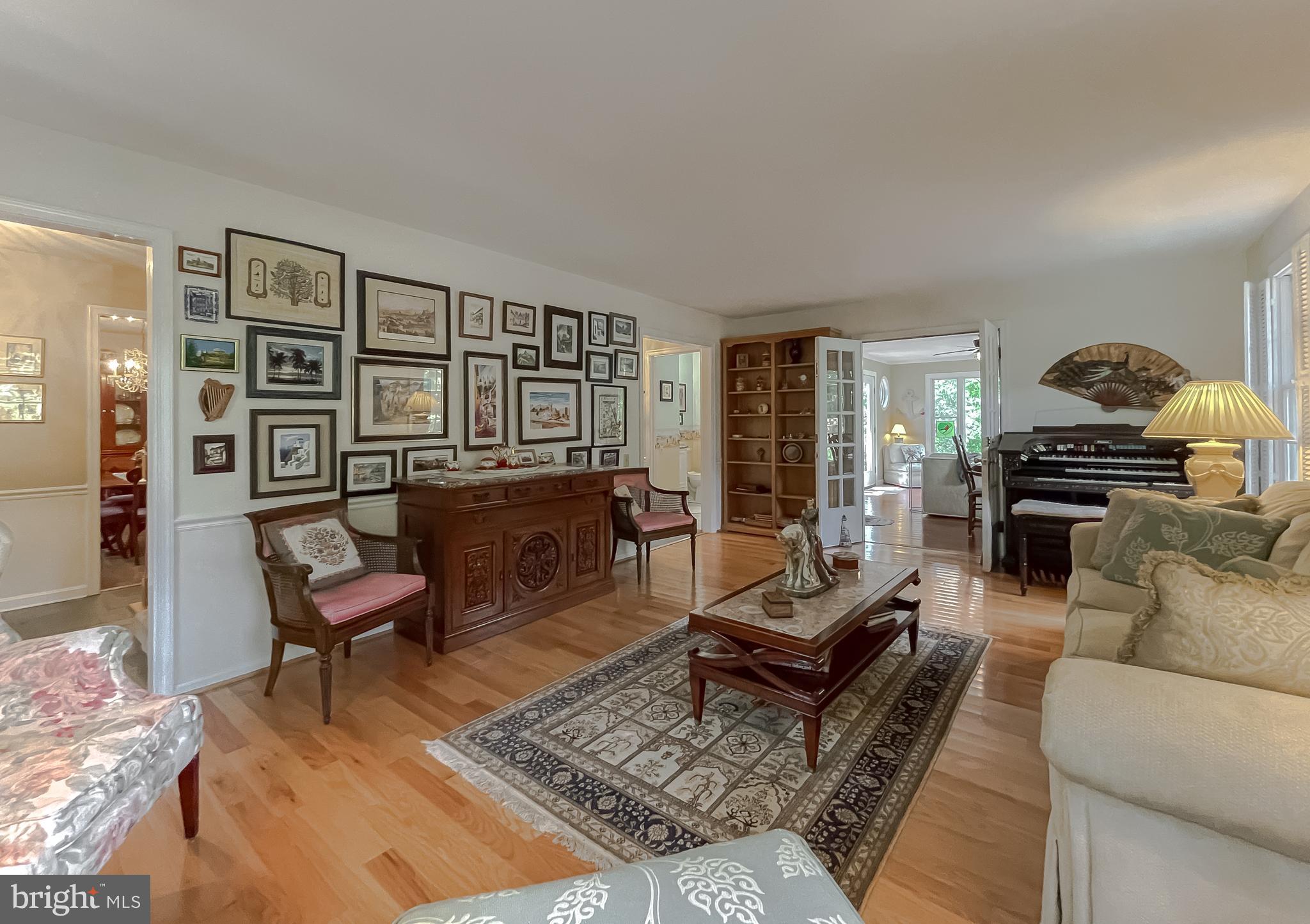 PEACOCK MANOR - Residential